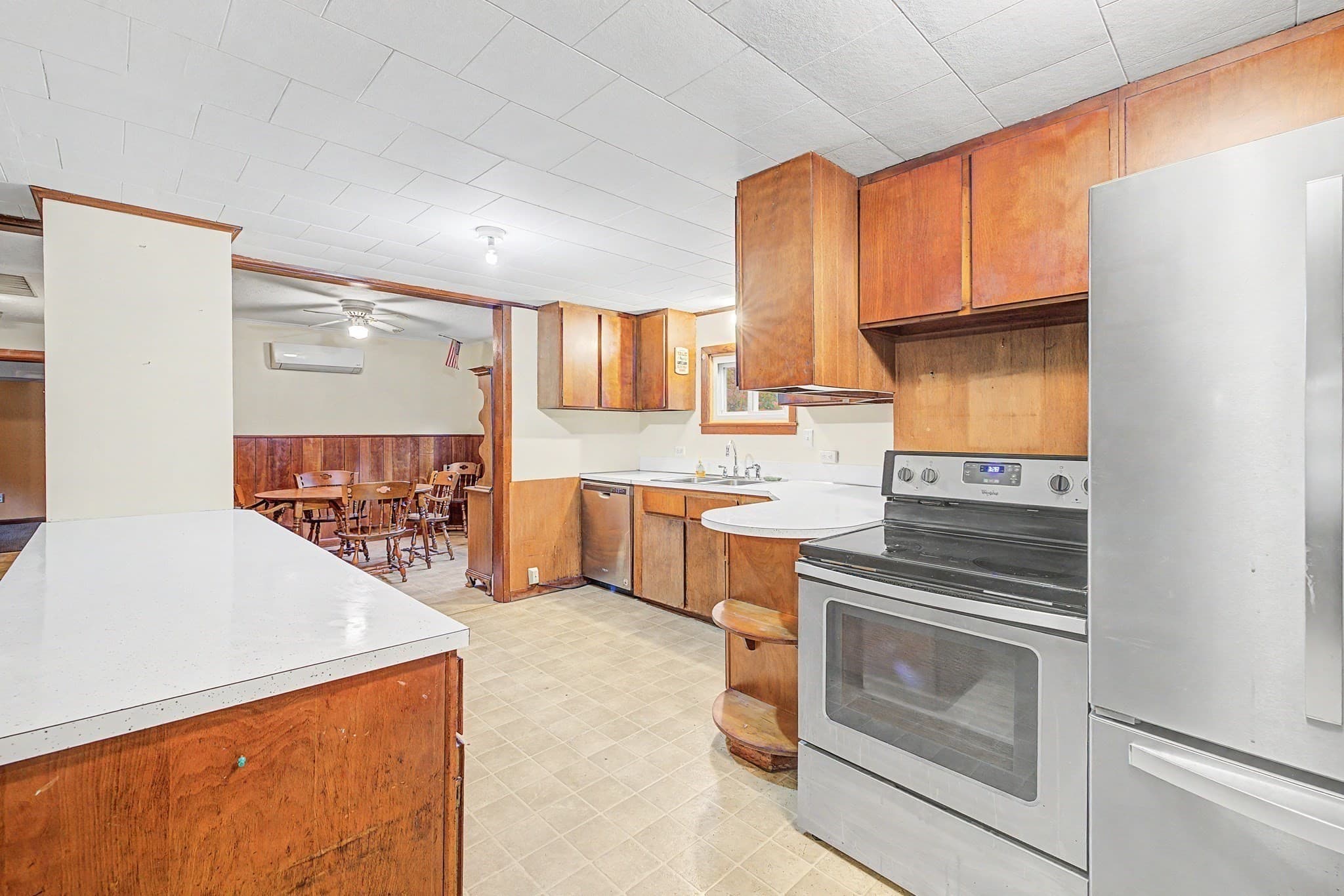 Single Family Residence at 63 Loudville Rd, Easthampton MA 01027, photo 10 of 34