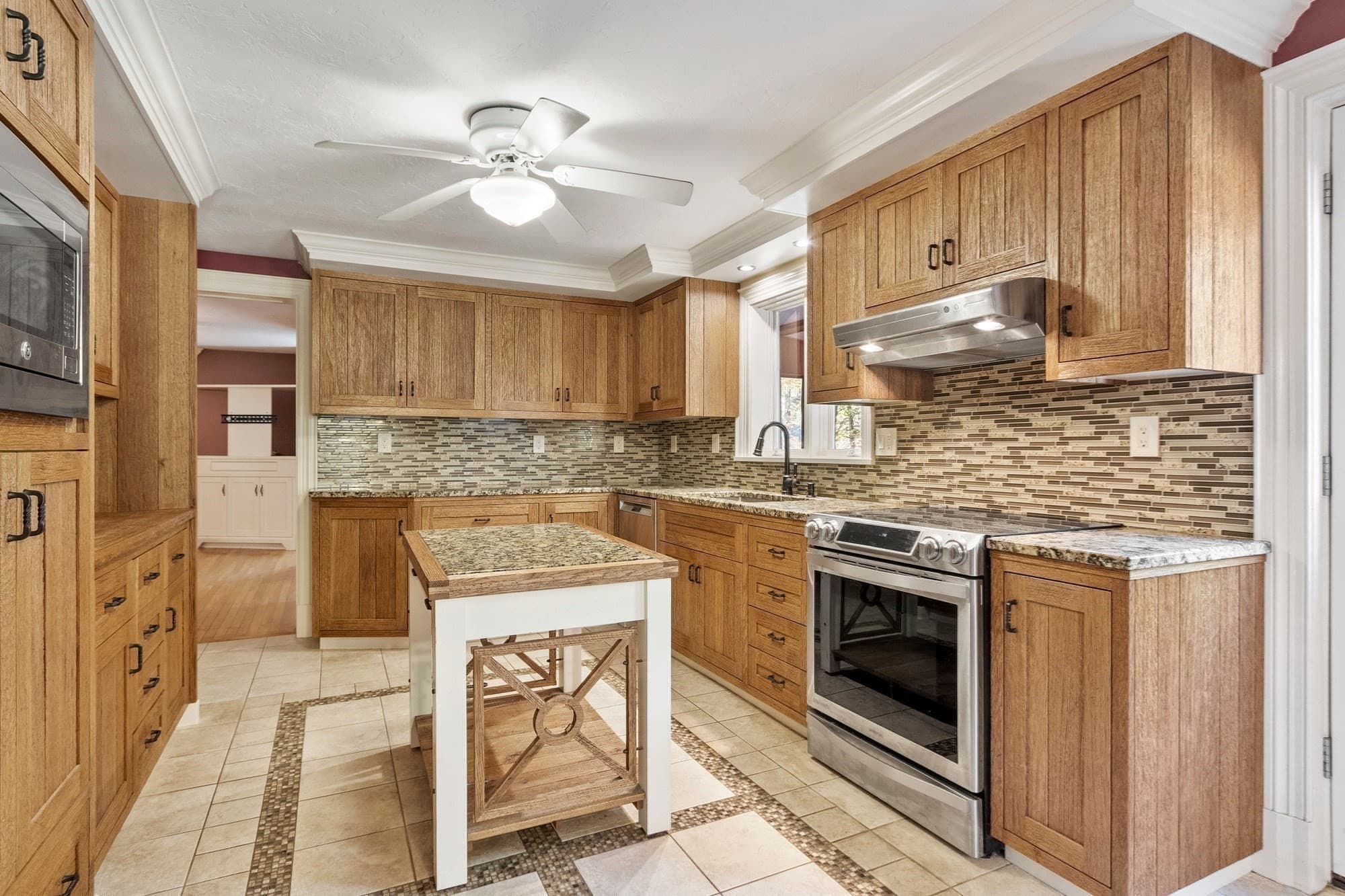 Single Family Residence at 29 Brintnal Drive, Rutland MA 01543, photo 4 of 22