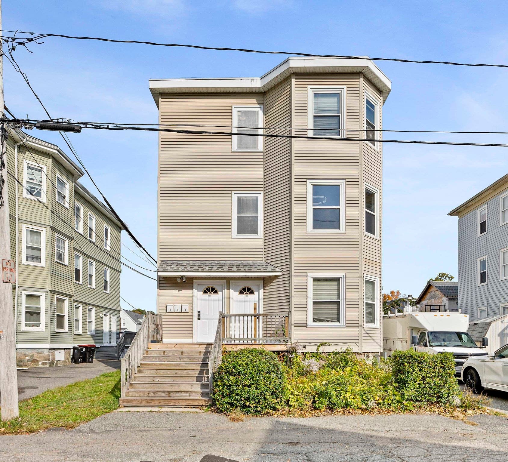 105 Nilsson St, Brockton MA 02301