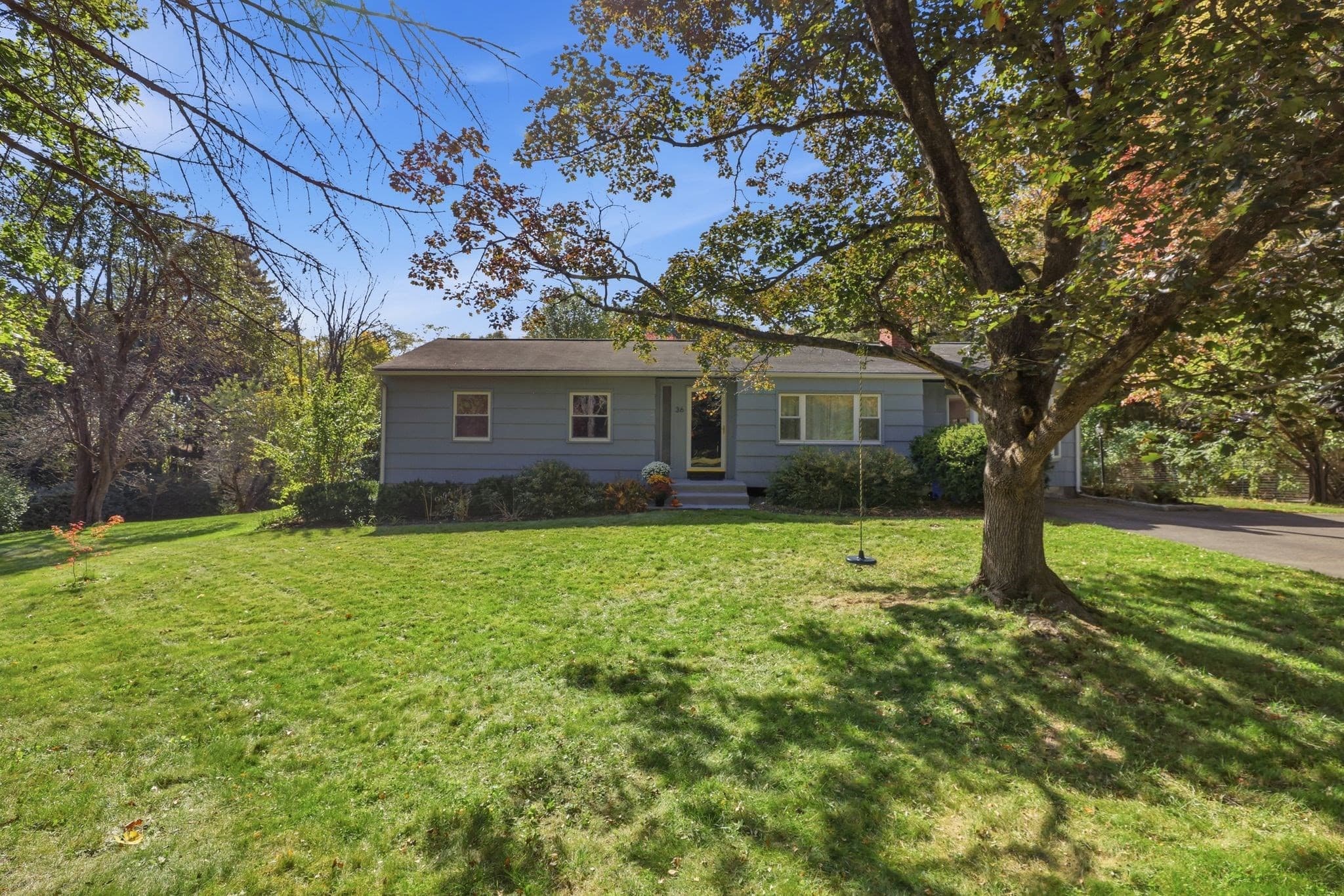 36 Valley View Dr, Amherst MA 01002