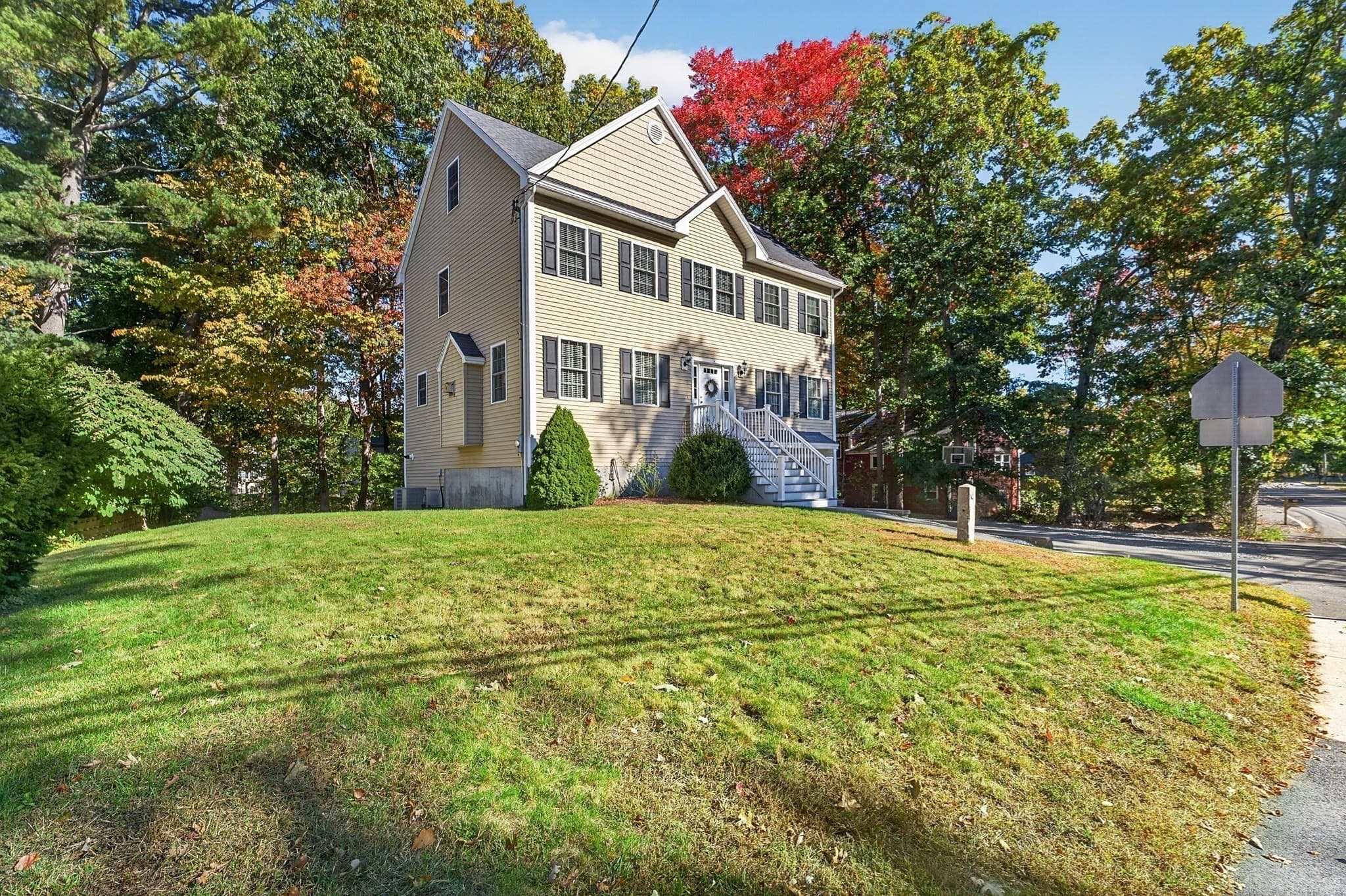 Single Family Residence at 271 Burlington Avenue, Wilmington MA 01887, Wilmington, photo 3 of 42