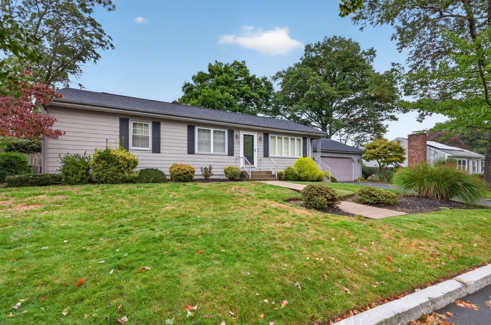 Single Family Residence at 208 Frost St, Fall River MA 02721, Fall River, photo 2 of 17