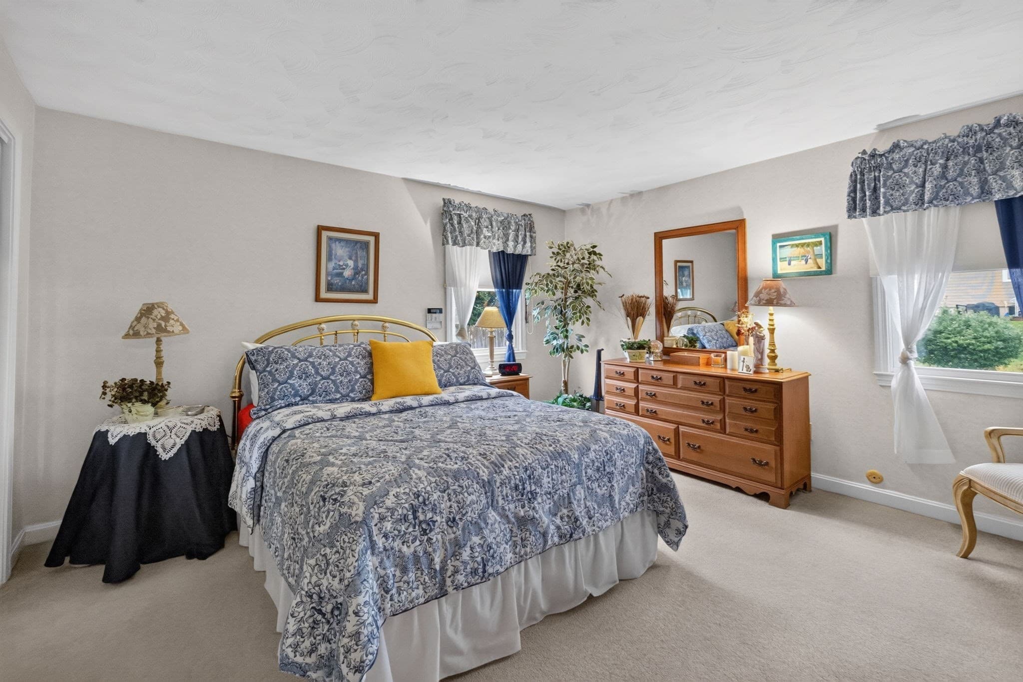 Single Family Residence at 208 Frost St, Fall River MA 02721, Fall River, photo 12 of 17