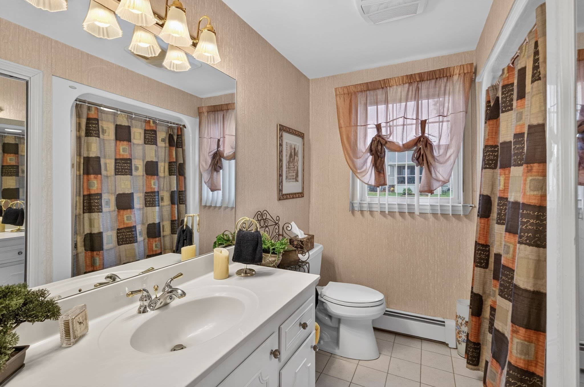 Single Family Residence at 208 Frost St, Fall River MA 02721, Fall River, photo 11 of 17