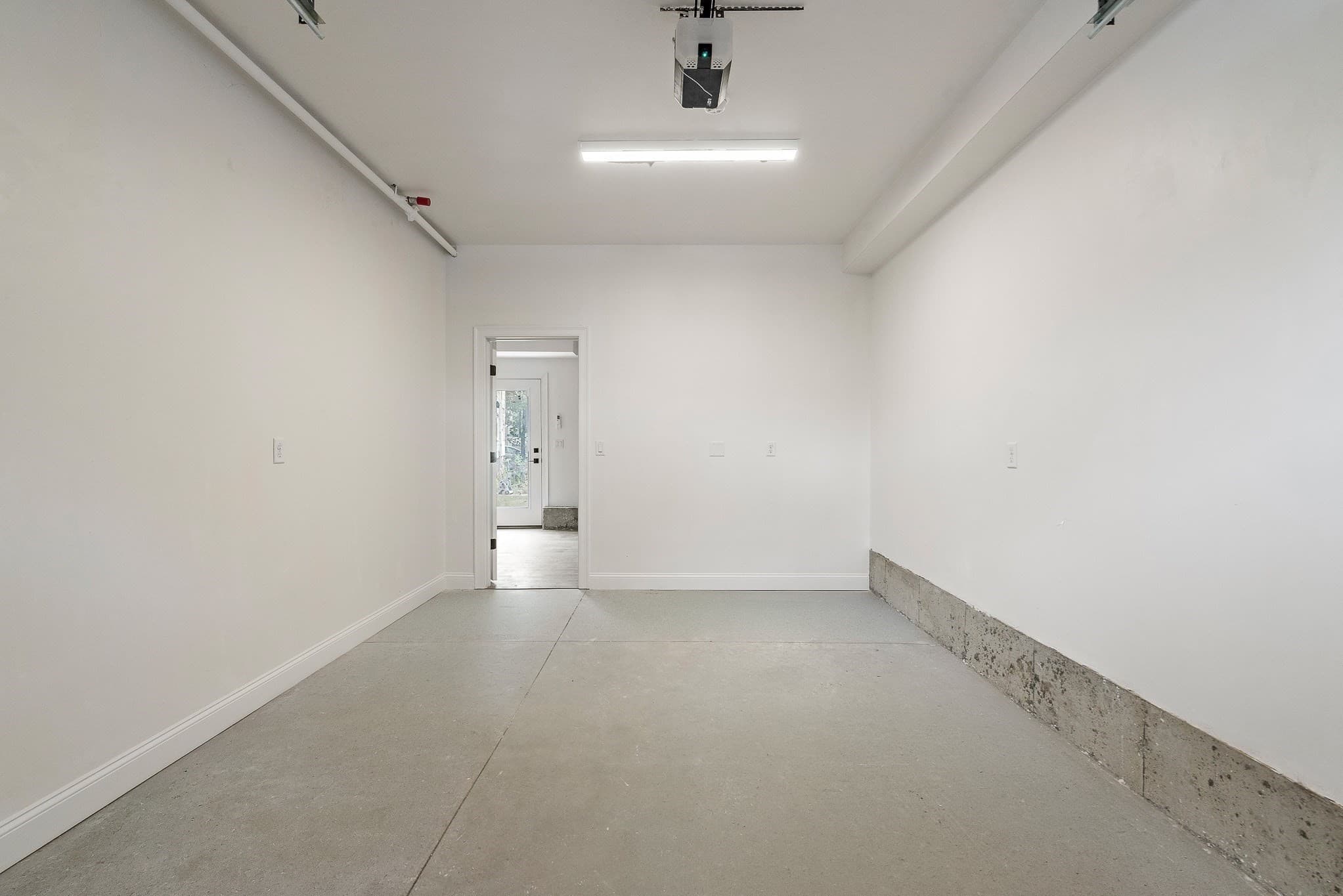 Condominium at 19 Paris St # 4, Everett MA 02149, Everett, photo 2 of 30