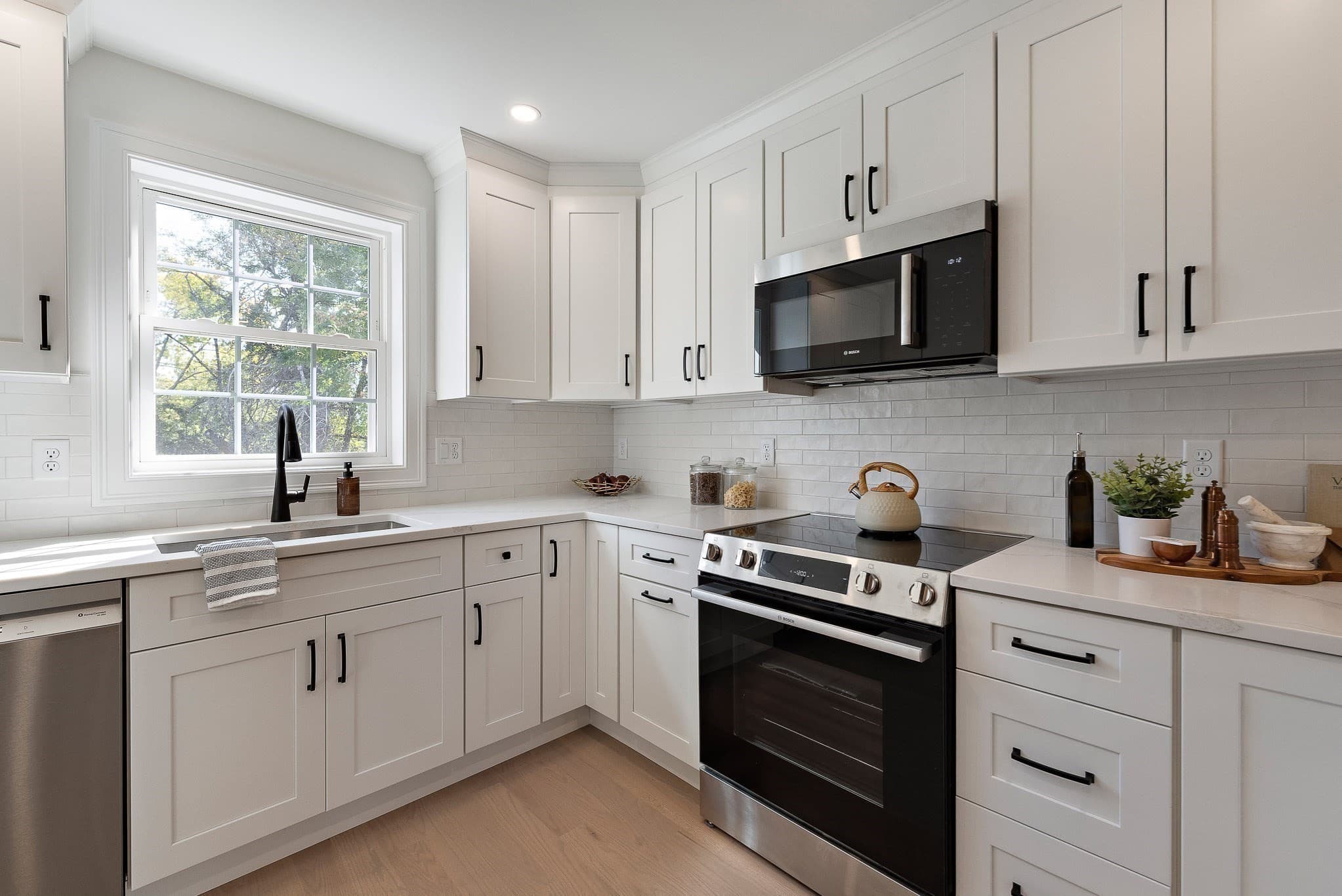 Condominium at 19 Paris St # 4, Everett MA 02149, Everett, photo 9 of 30