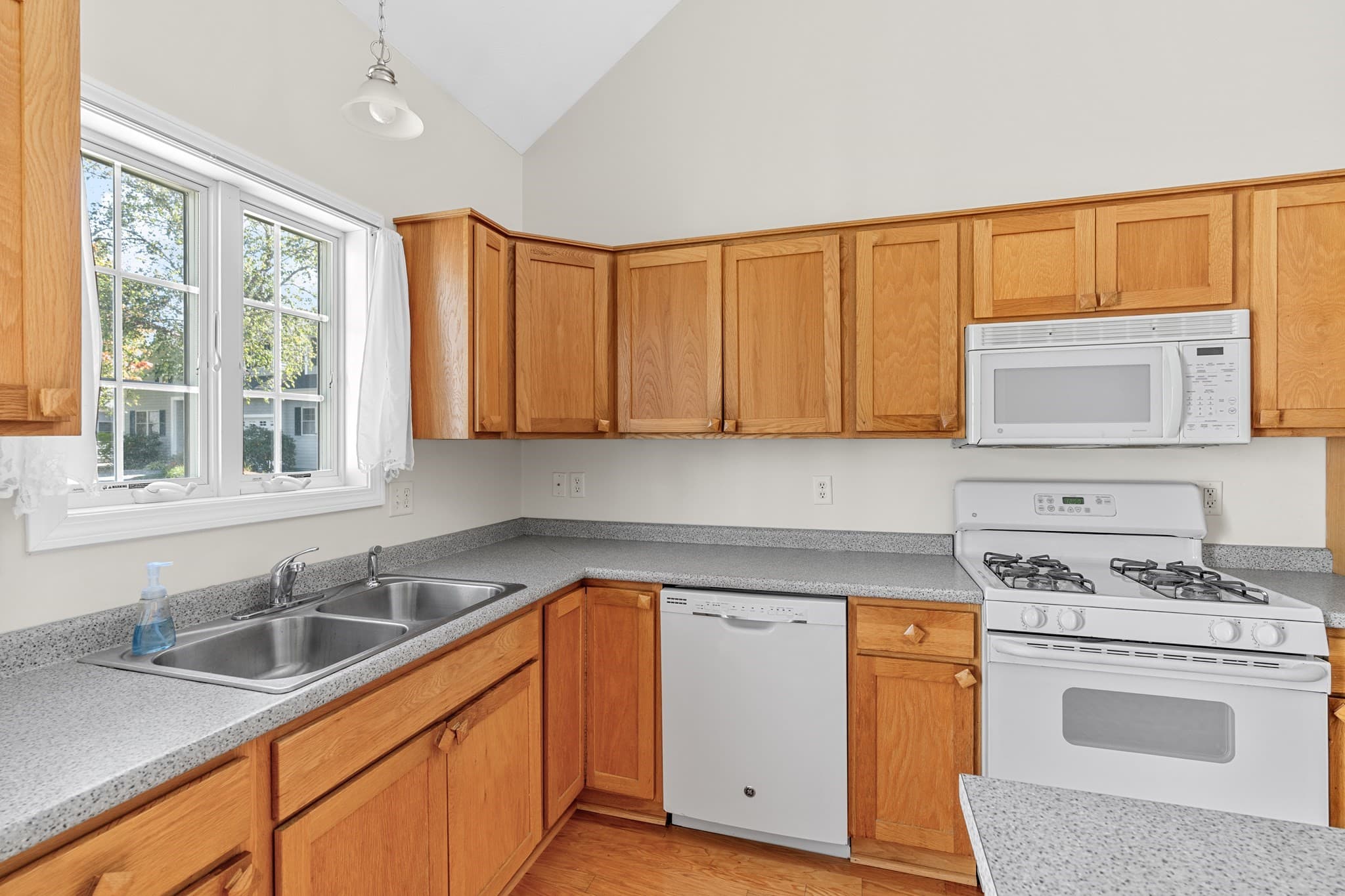 Condominium at 52 County Rd # 3, Mattapoisett MA 02739, Mattapoisett, photo 17 of 33