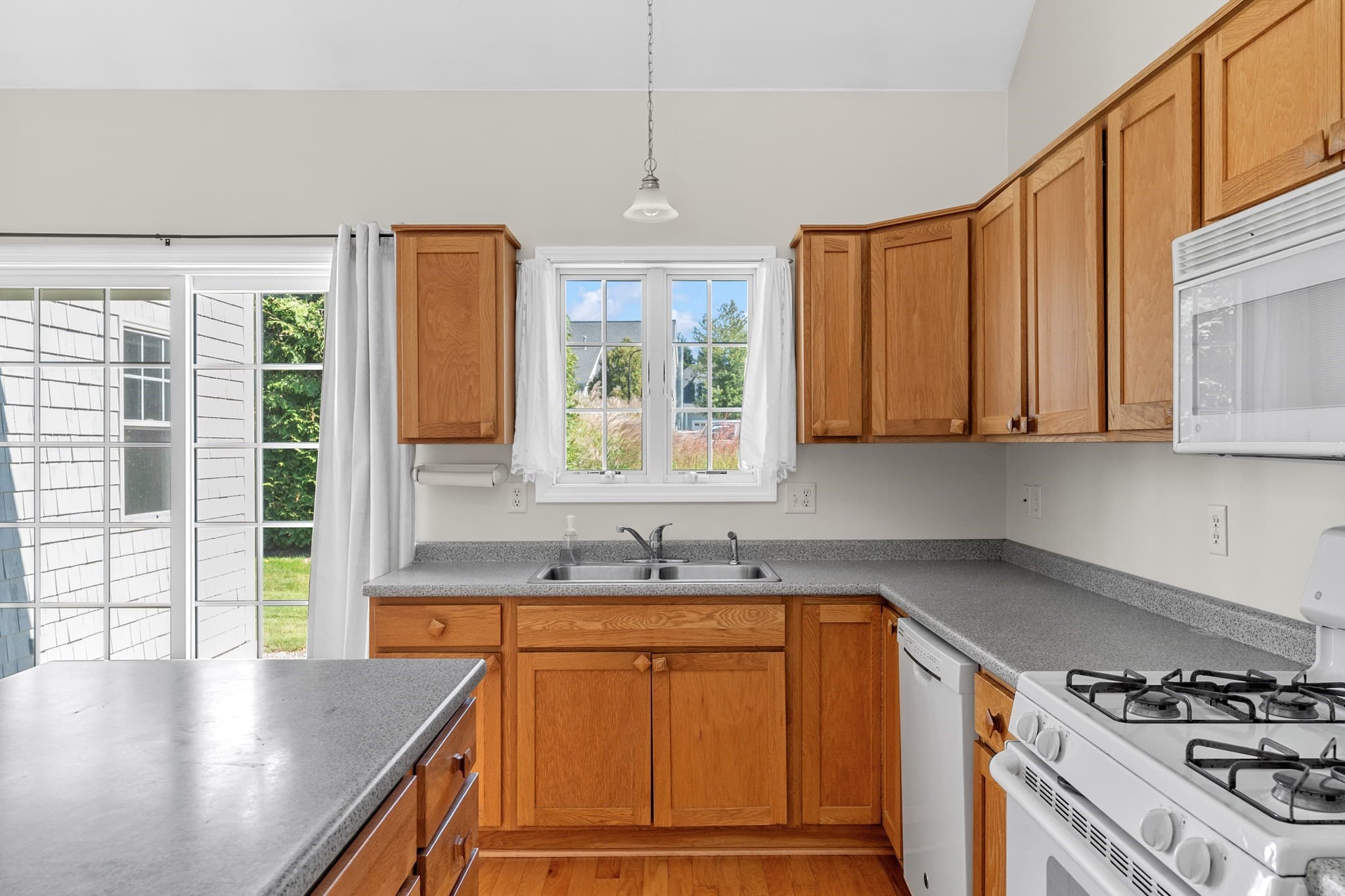 Condominium at 52 County Rd # 3, Mattapoisett MA 02739, Mattapoisett, photo 16 of 33