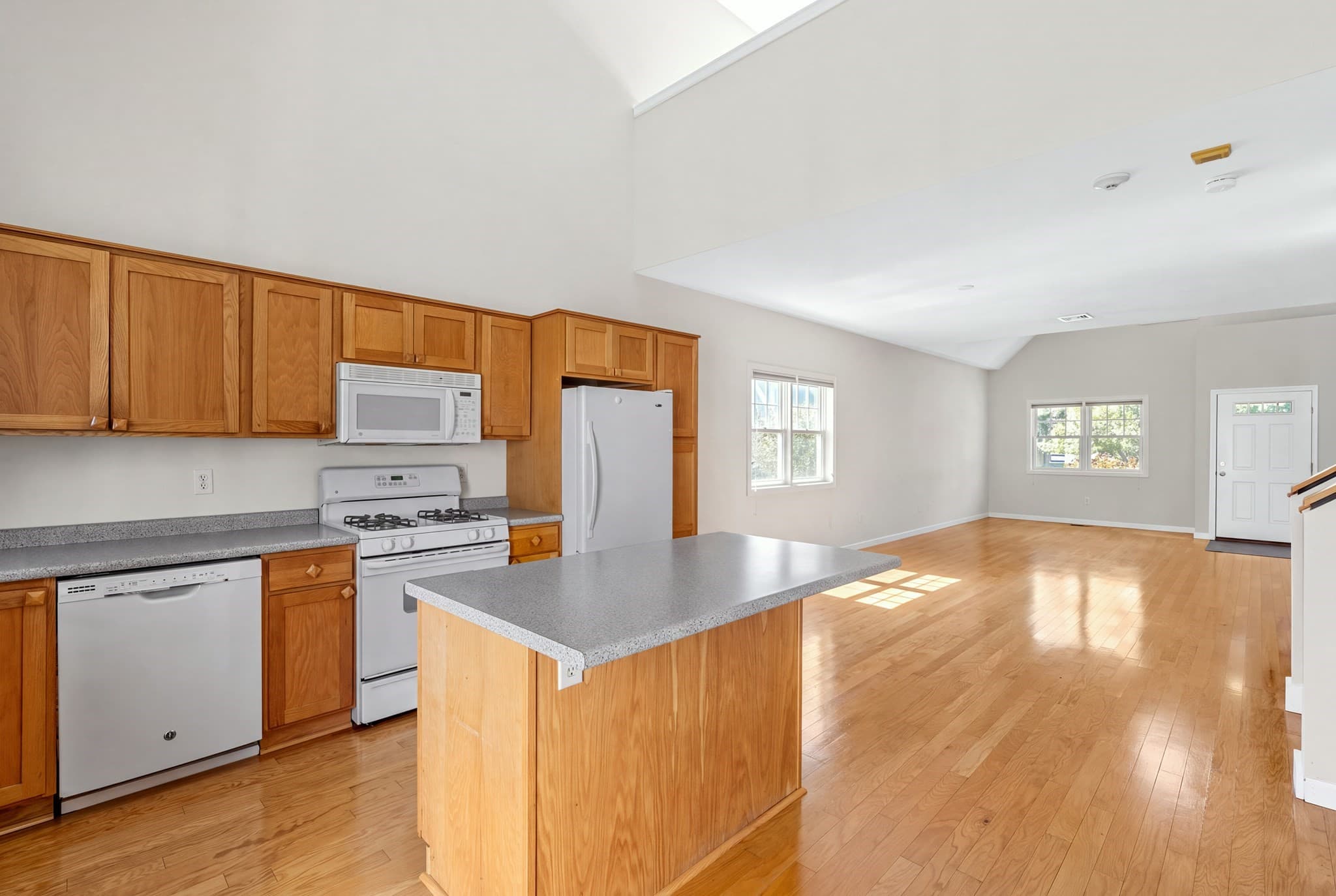 Condominium at 52 County Rd # 3, Mattapoisett MA 02739, Mattapoisett, photo 12 of 33