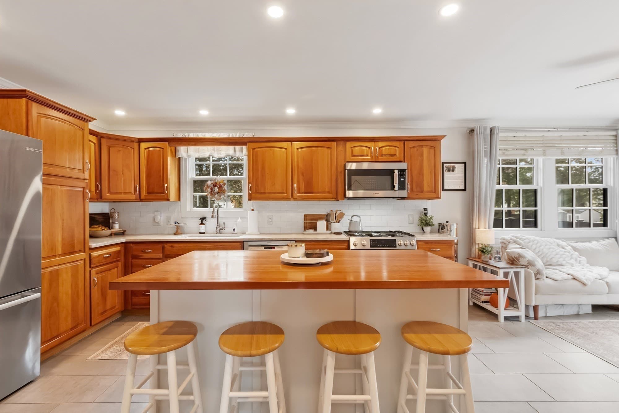 Single Family Residence at 63 Linwood St, Chelmsford MA 01824, Chelmsford, photo 12 of 41