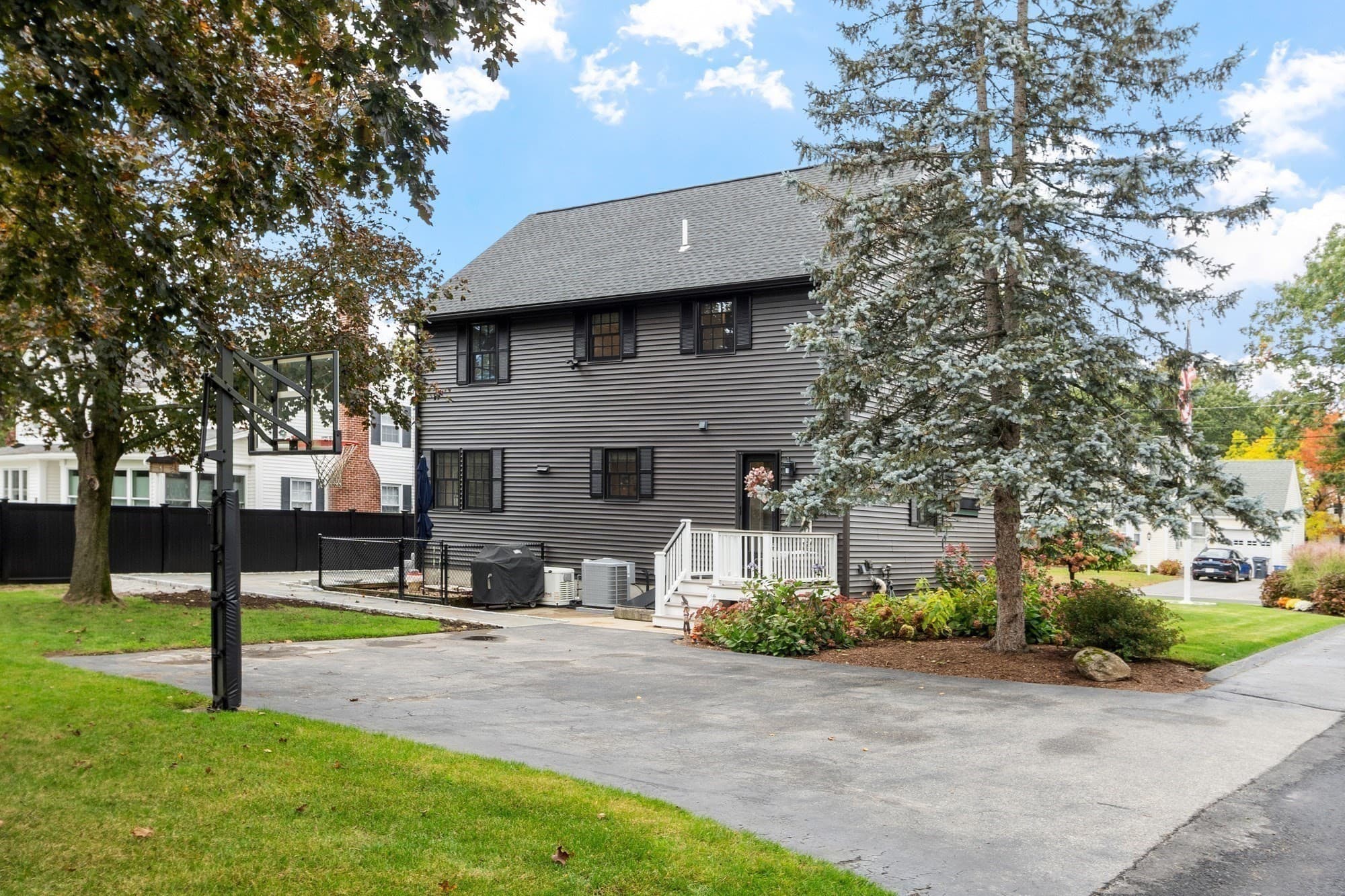 Single Family Residence at 63 Linwood St, Chelmsford MA 01824, Chelmsford, photo 8 of 41