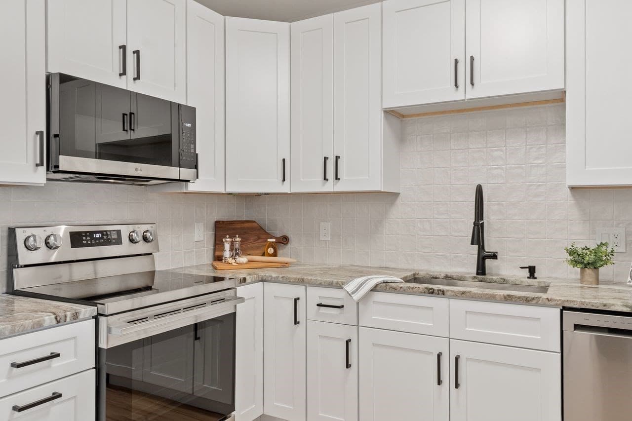 Condominium at 4 Harvest Drive # 225, North Andover MA 01845, North Andover, photo 2 of 37