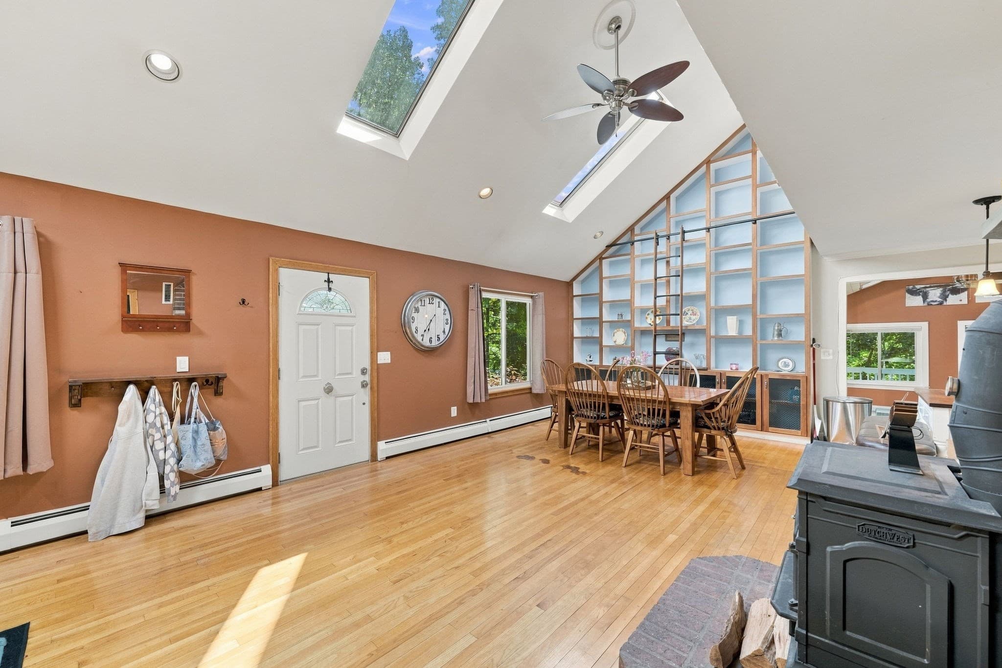Single Family Residence at 171 Crandall Rd, Tiverton RI 02878, photo 13 of 26