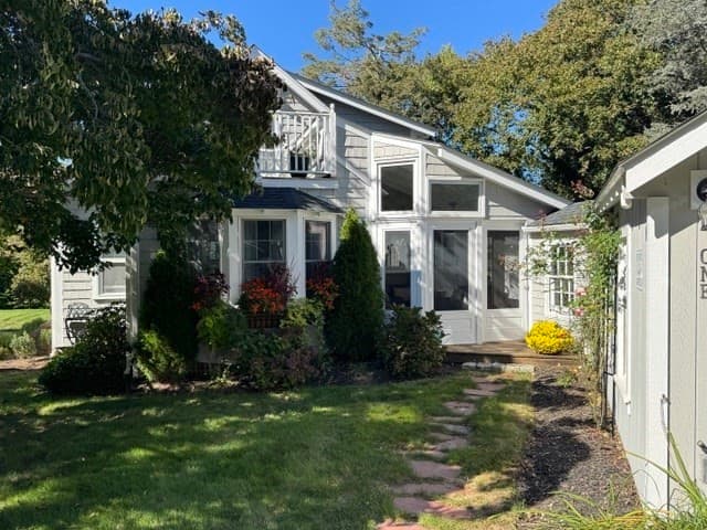 1 Wing Rd, Bourne MA 02559