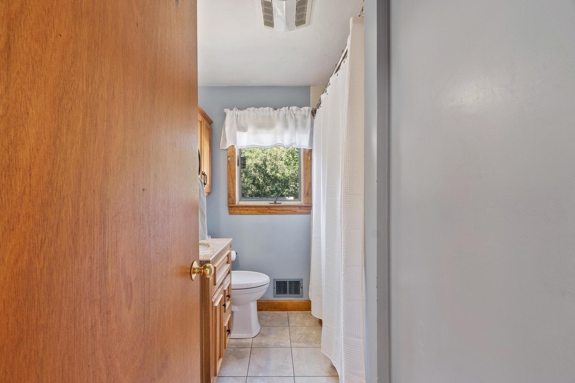 Single Family Residence at 8 Story Acres Rd, Essex MA 01929, Essex, photo 13 of 35