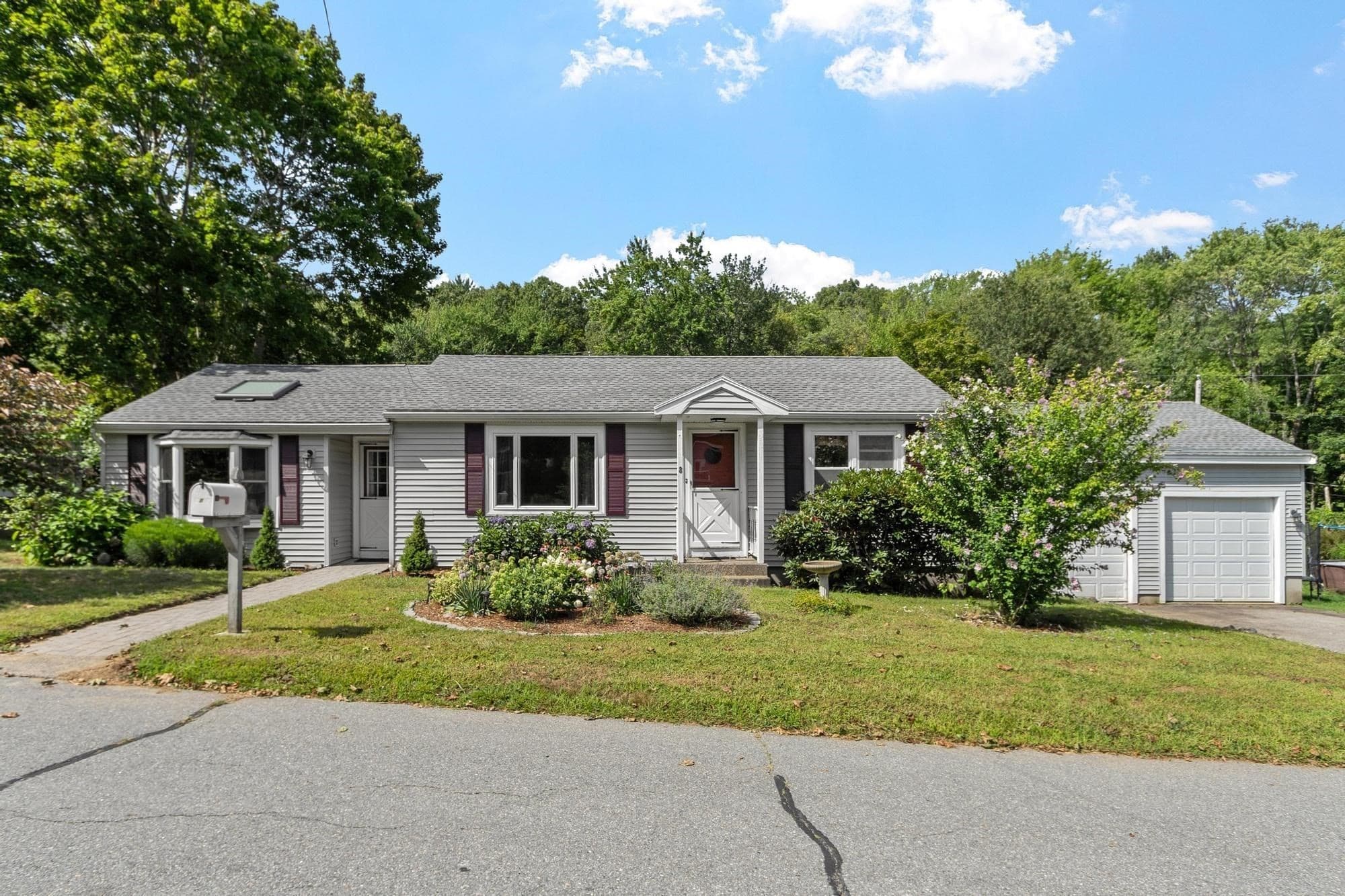 8 Story Acres Rd, Essex MA 01929