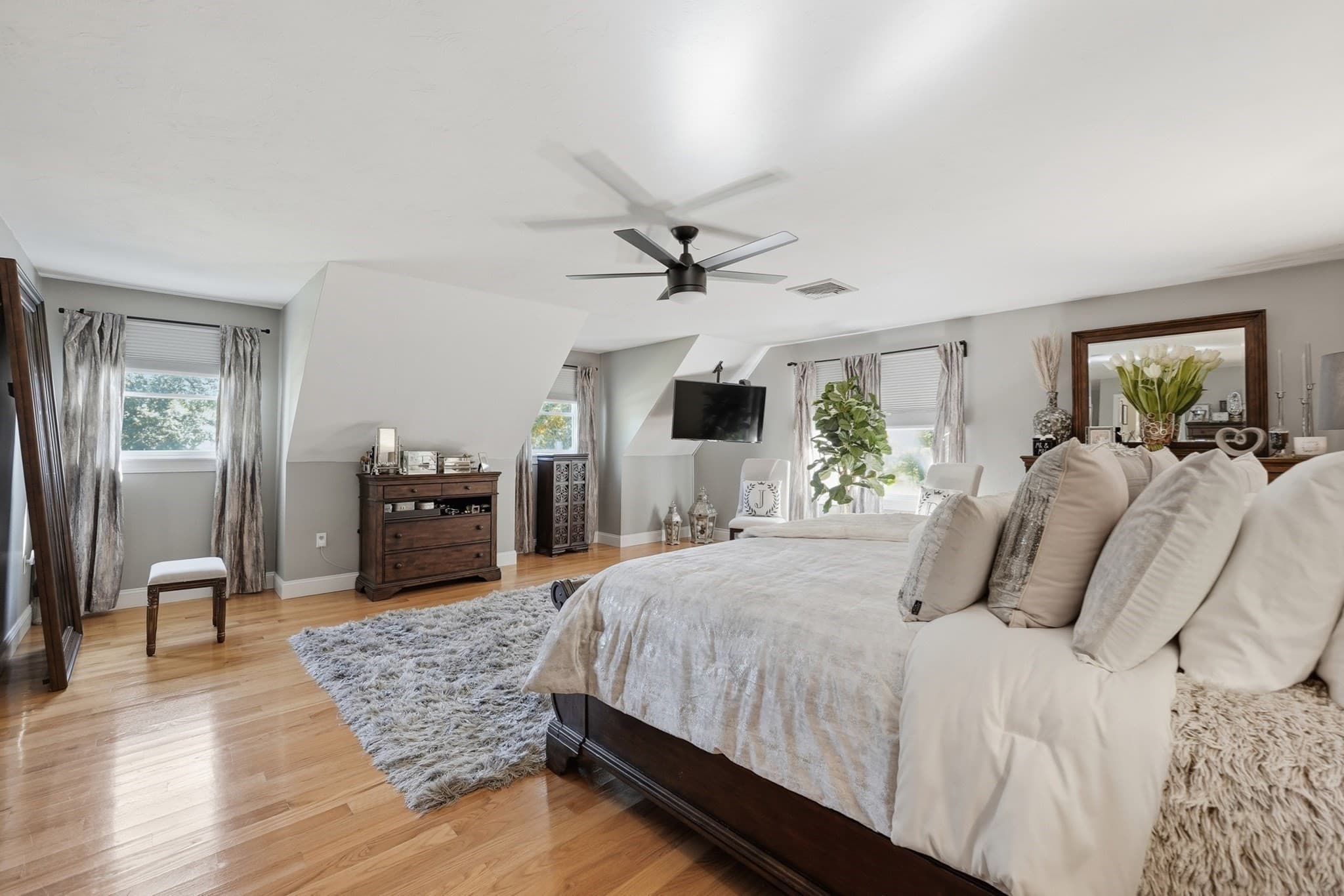 Single Family Residence at 31 Knollwood Dr, Charlton MA 01507, Charlton, photo 18 of 42