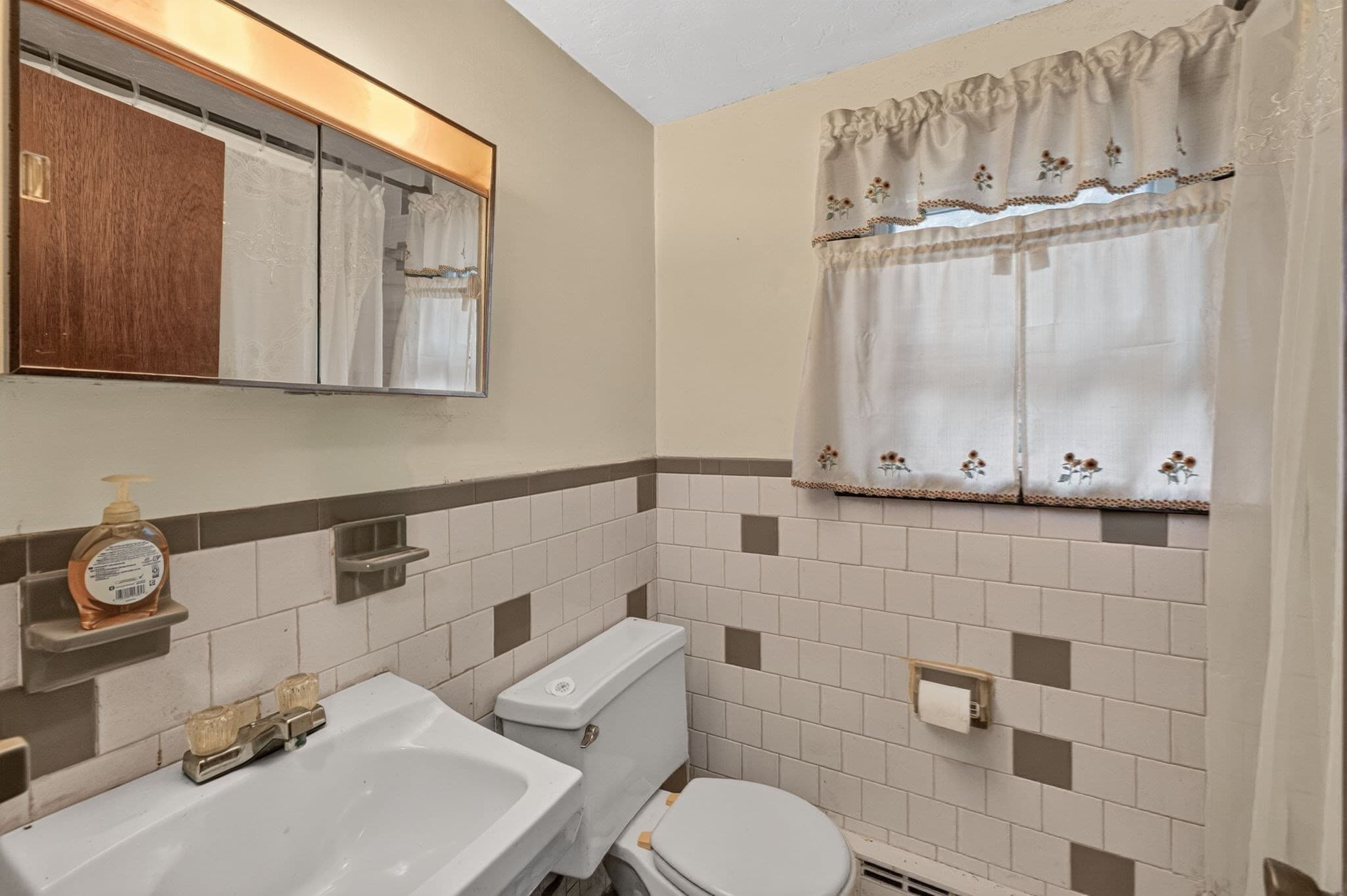 Multi Family at 33 Carver Rd, Plymouth MA 02360, Plymouth, photo 31 of 42