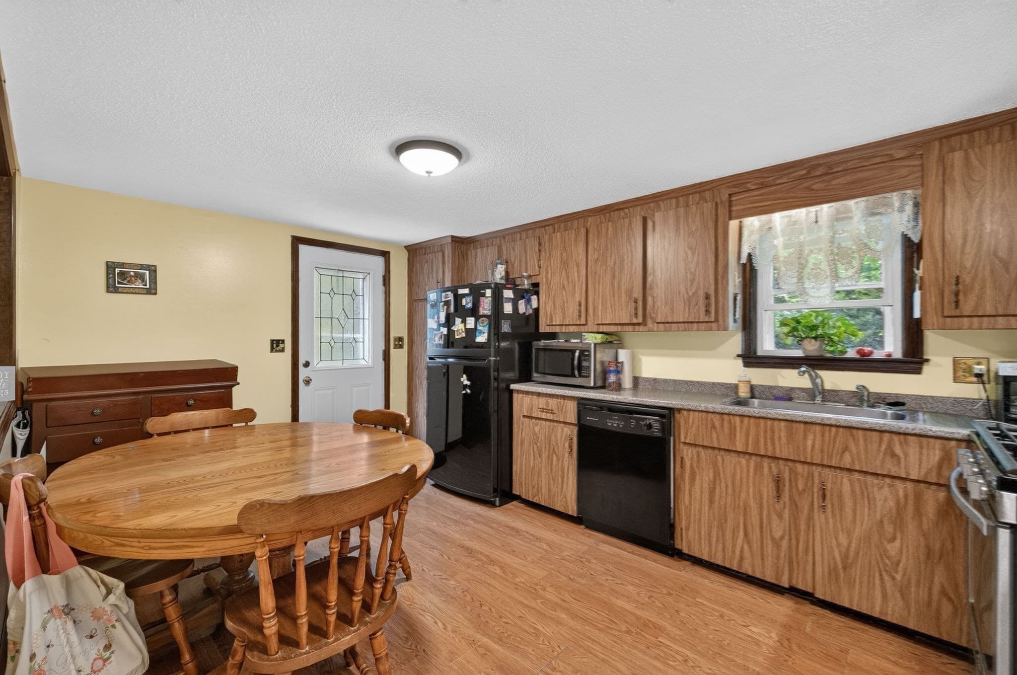 Multi Family at 33 Carver Rd, Plymouth MA 02360, Plymouth, photo 8 of 42