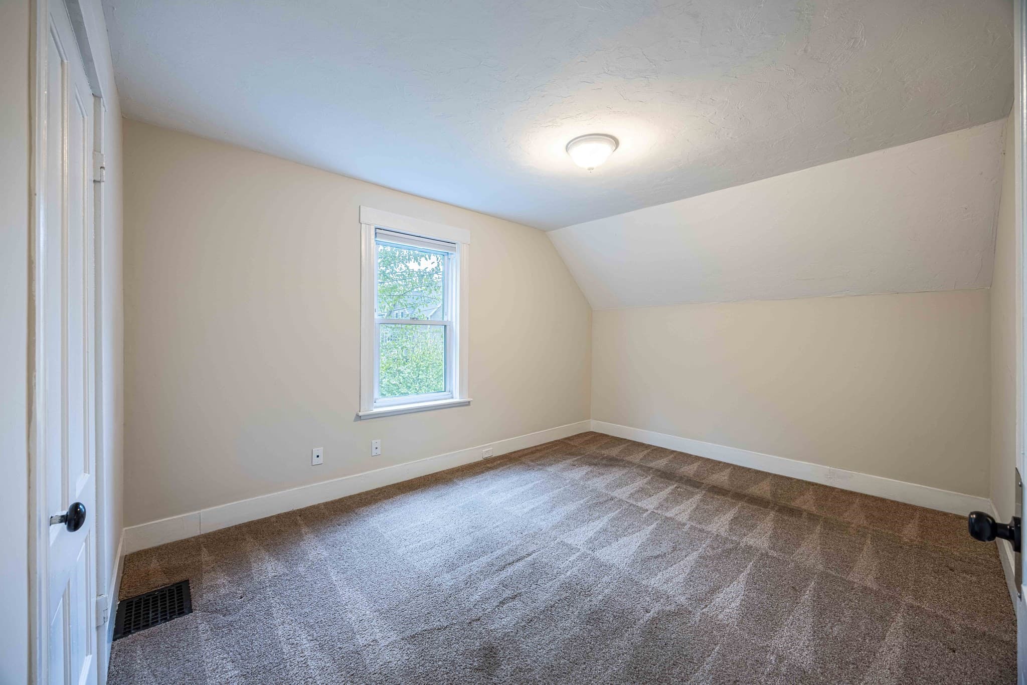 Condex at 10 Oak Street # 10, Northbridge MA 01588, Northbridge, photo 19 of 29