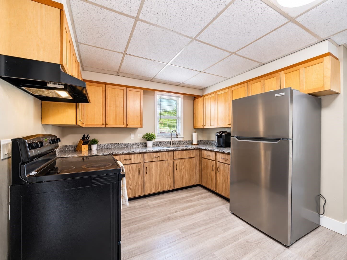 Multi Family at 37 Coburn Ave, Worcester MA 01604, Worcester, photo 6 of 21