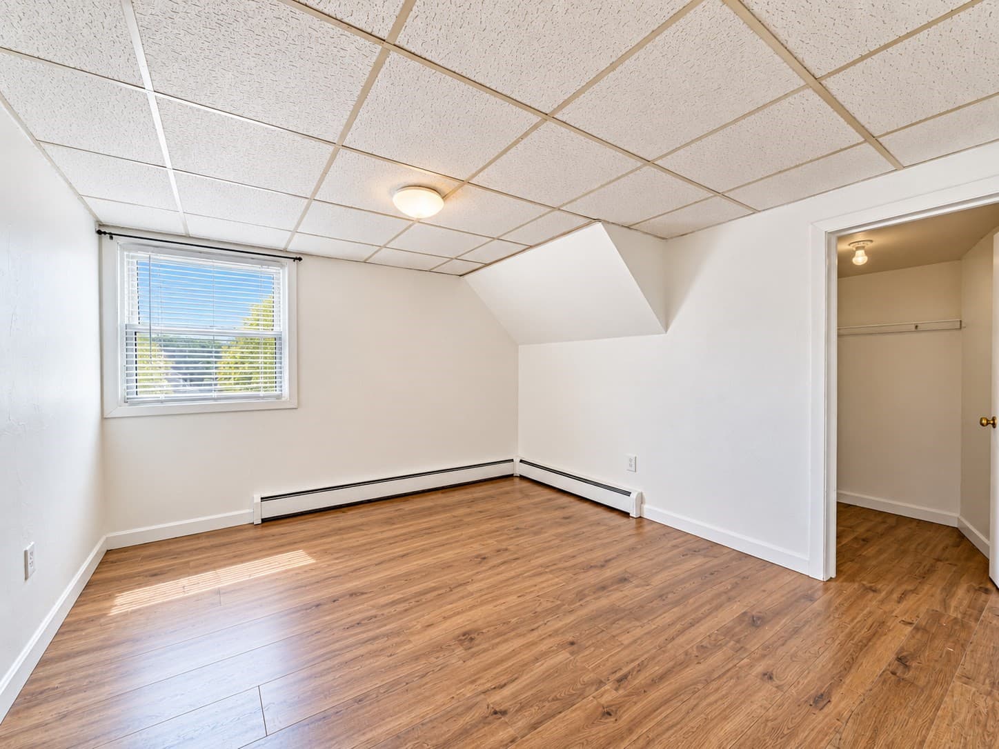 Multi Family at 37 Coburn Ave, Worcester MA 01604, Worcester, photo 13 of 21