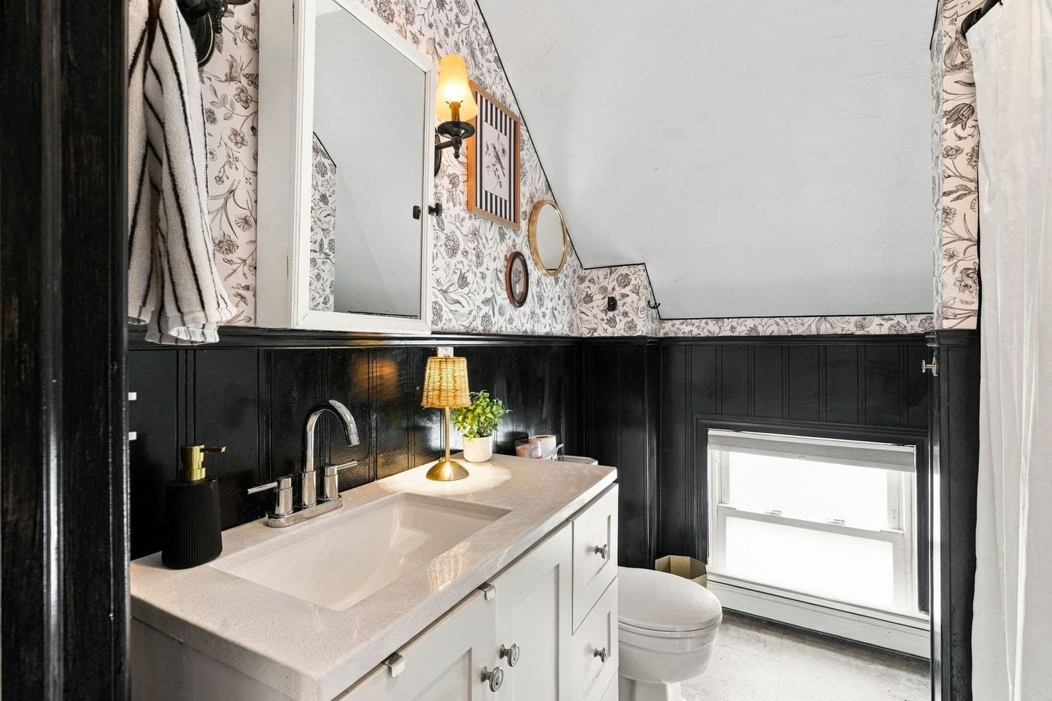 Single Family Residence at 746 Dighton Ave, Taunton MA 02780, Taunton, photo 6 of 14