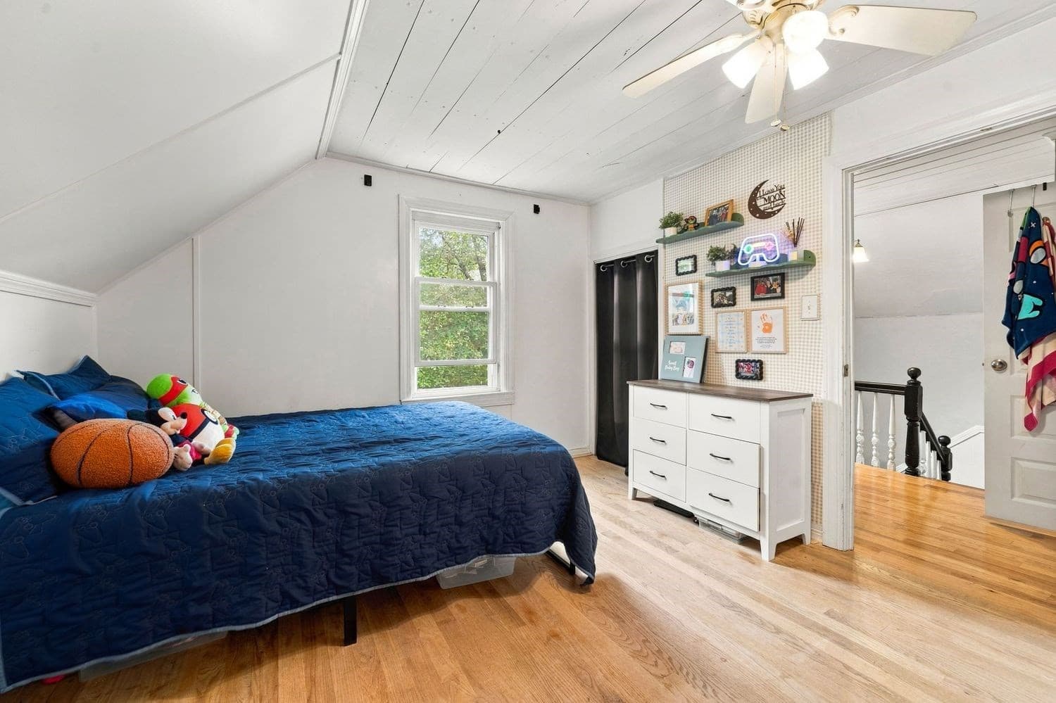 Single Family Residence at 746 Dighton Ave, Taunton MA 02780, Taunton, photo 8 of 14