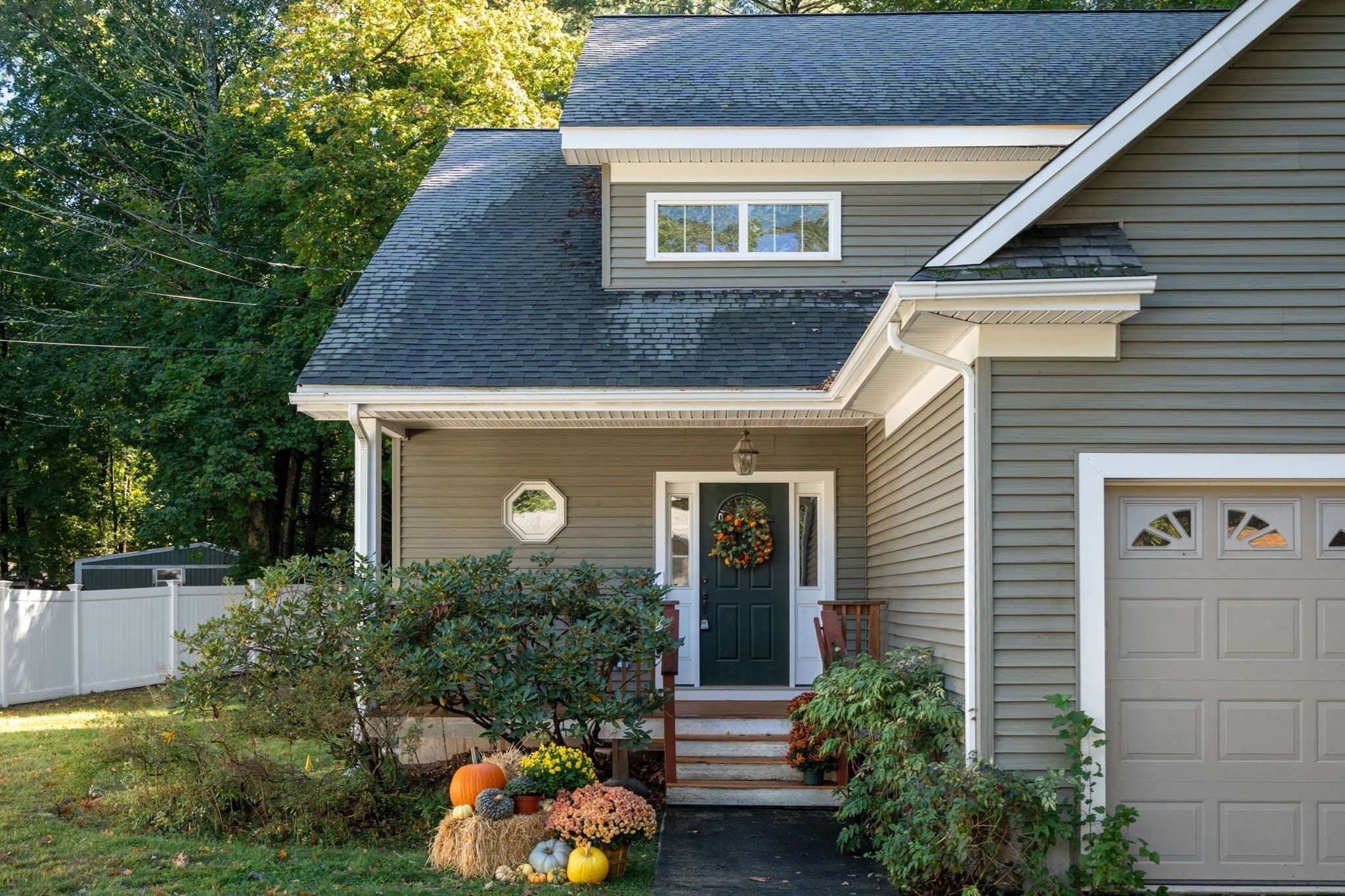 Single Family Residence at 7 Castle Gate Road, Wayland MA 01778, Wayland, photo 3 of 42