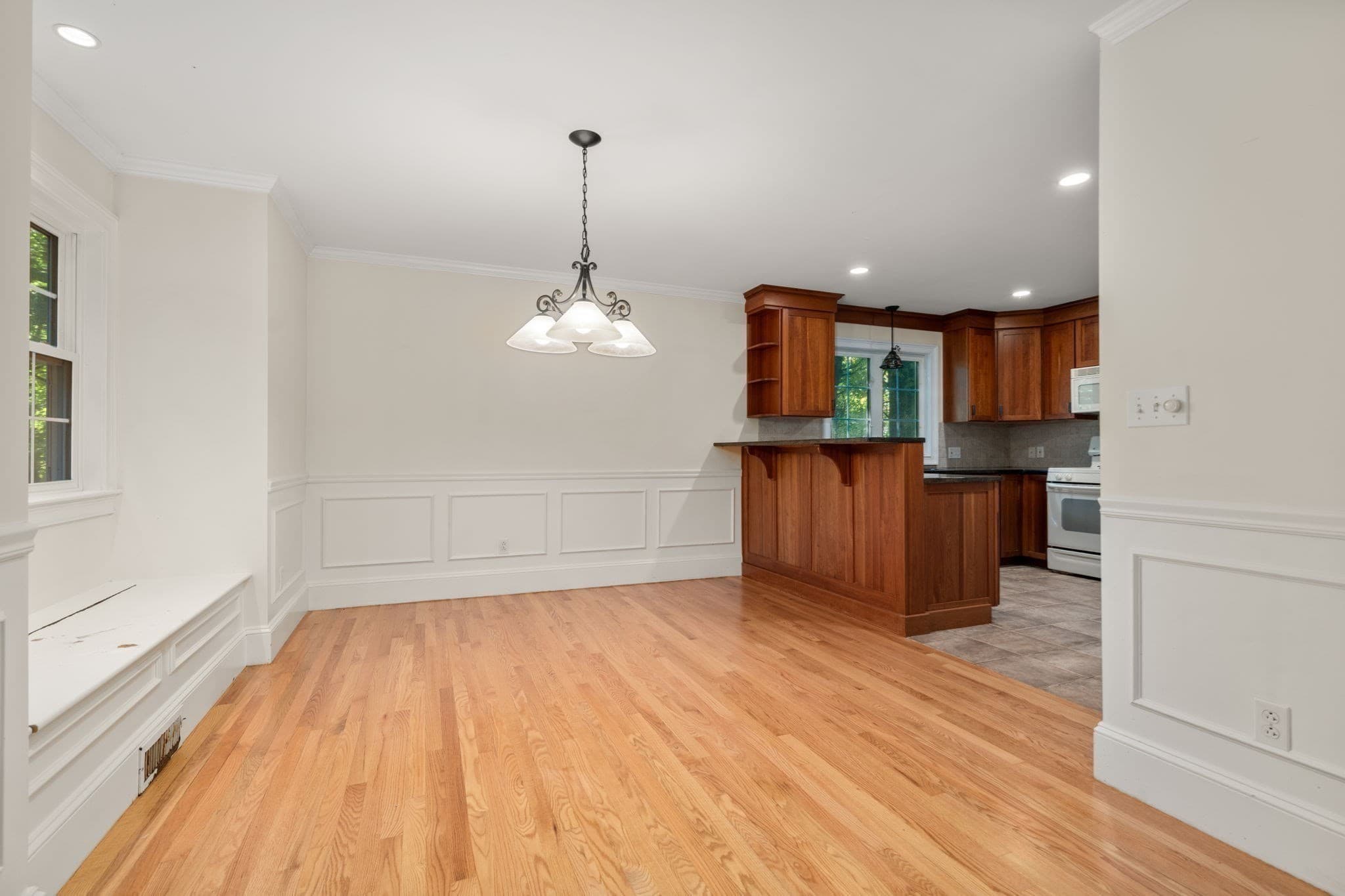 Single Family Residence at 7 Castle Gate Road, Wayland MA 01778, Wayland, photo 10 of 42