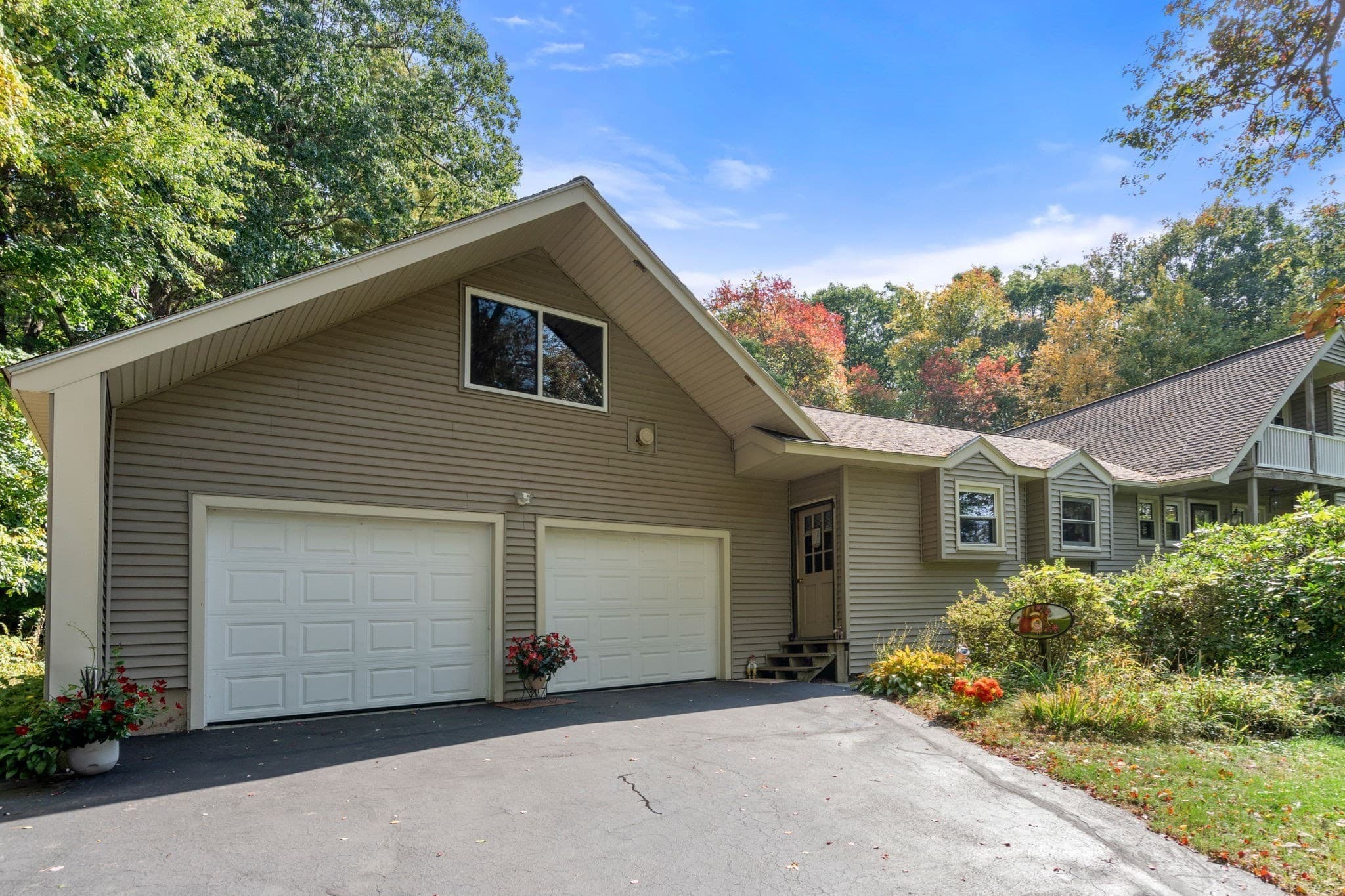 Single Family Residence at 465 Greenwood St, Millbury MA 01527, Millbury, photo 4 of 29