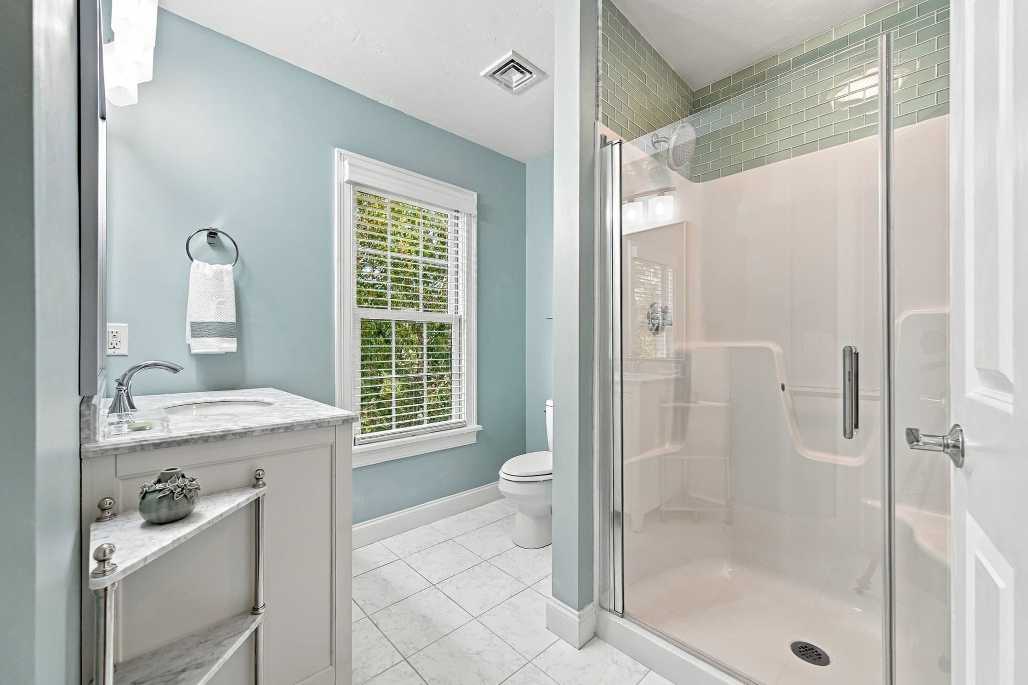 Condominium at 56 Clubhouse Way # 56, Sutton MA 01590, Sutton, photo 28 of 41