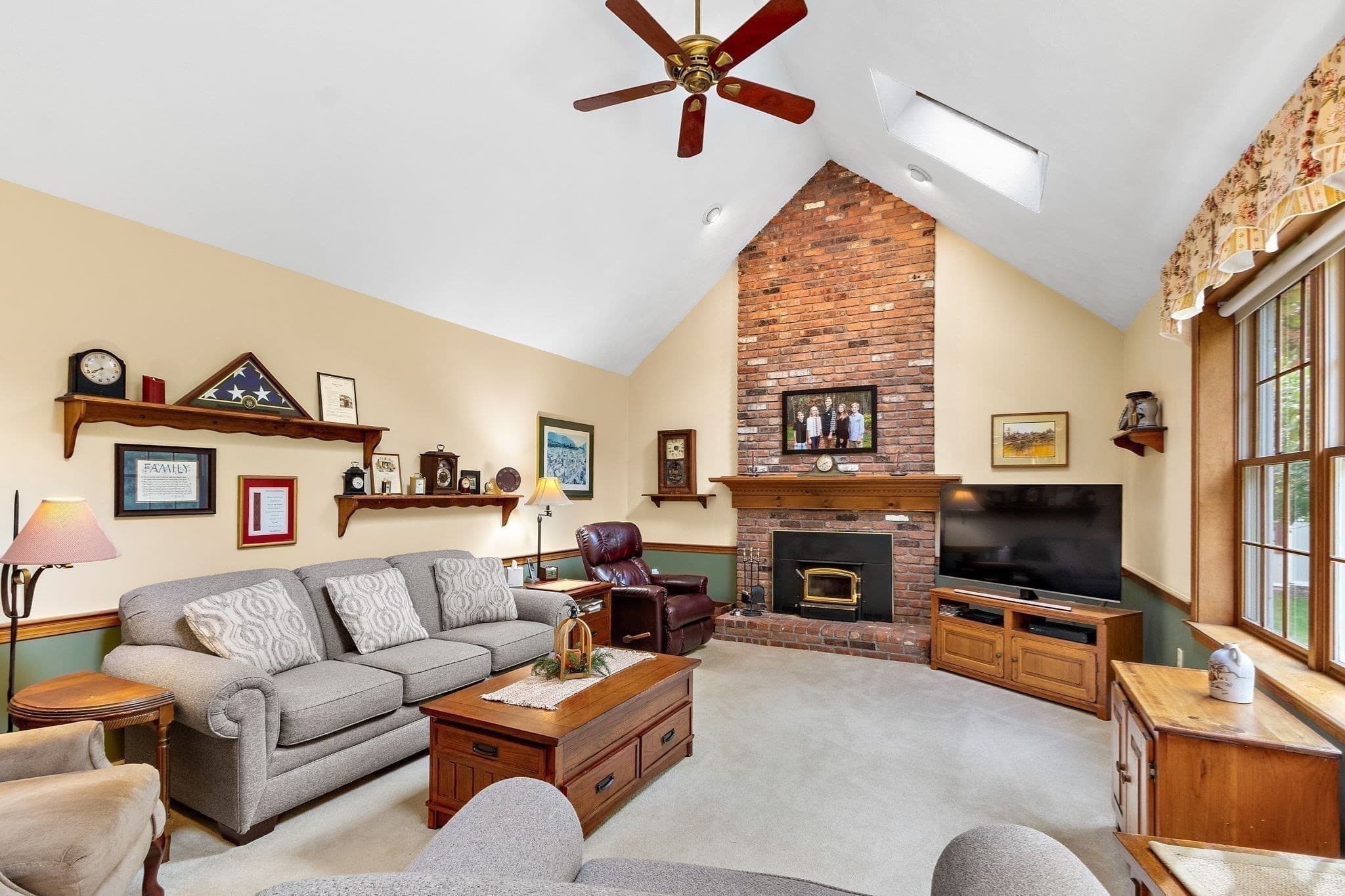 Single Family Residence at 47 Jefferson Rd, Franklin MA 02038, Franklin, photo 11 of 39