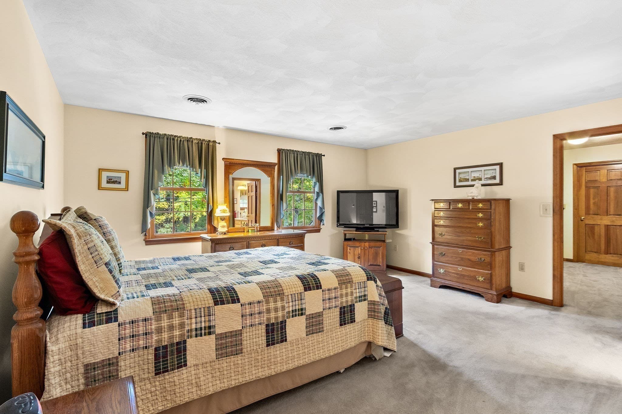 Single Family Residence at 47 Jefferson Rd, Franklin MA 02038, Franklin, photo 21 of 39
