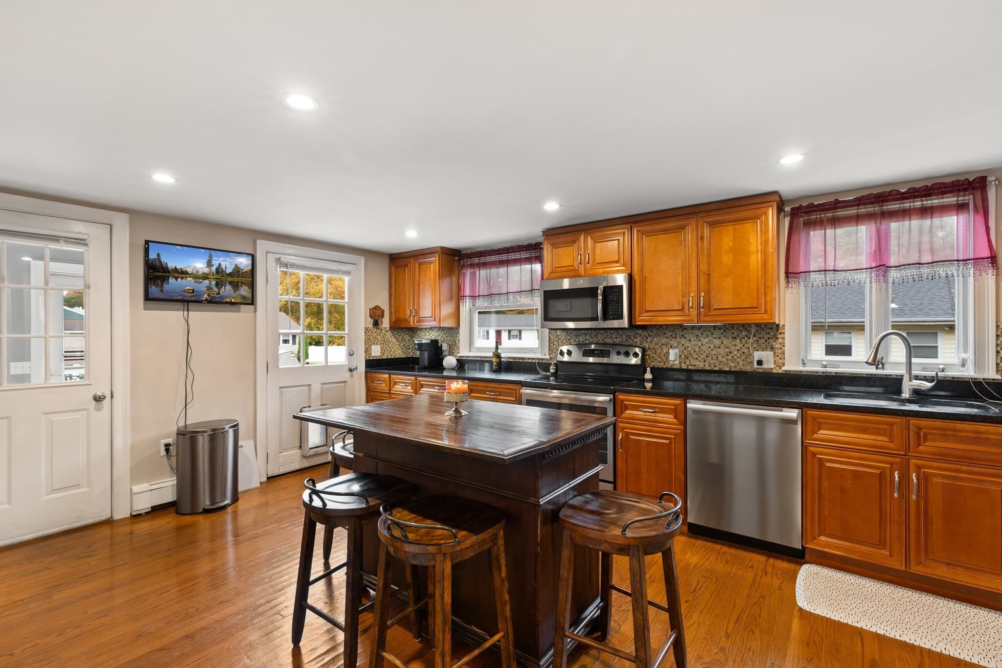 Single Family Residence at 440 Summer St., Rockland MA 02370, Rockland, photo 6 of 38
