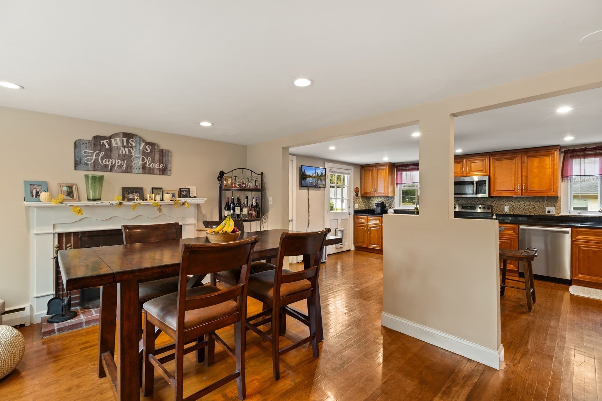 Single Family Residence at 440 Summer St., Rockland MA 02370, Rockland, photo 4 of 38