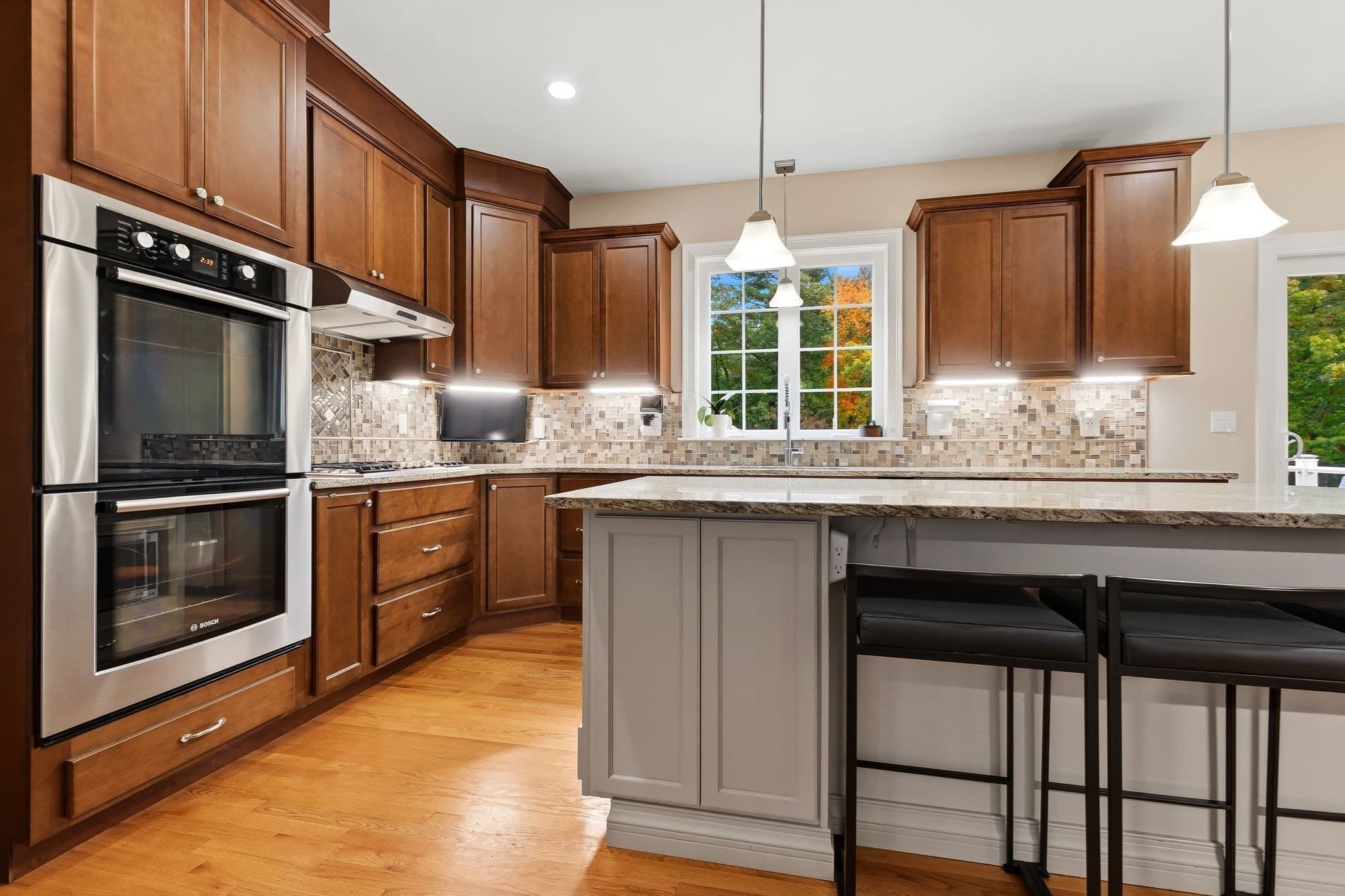Single Family Residence at 33 Oak Ledge Cir, Rowley MA 01969, photo 13 of 42