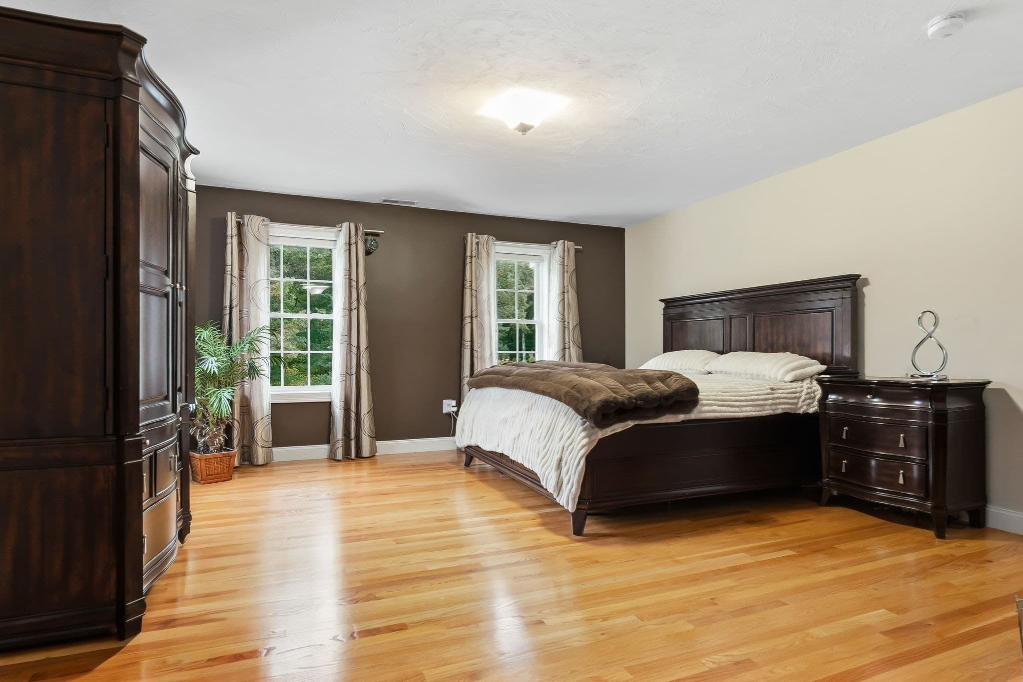 Single Family Residence at 33 Oak Ledge Cir, Rowley MA 01969, photo 20 of 42