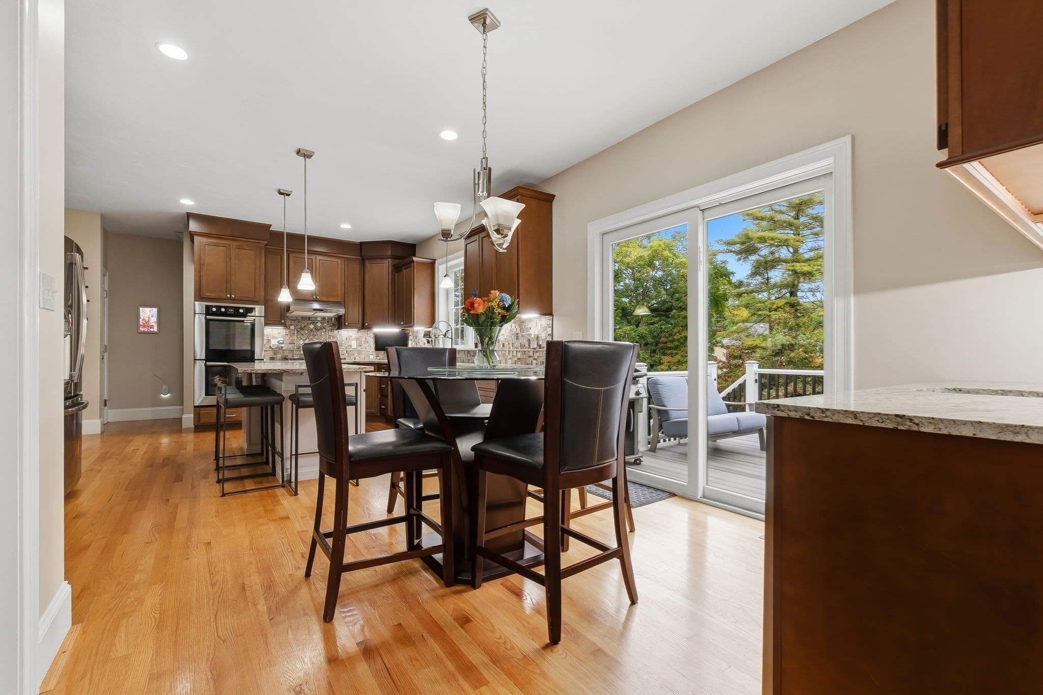 Single Family Residence at 33 Oak Ledge Cir, Rowley MA 01969, photo 8 of 42