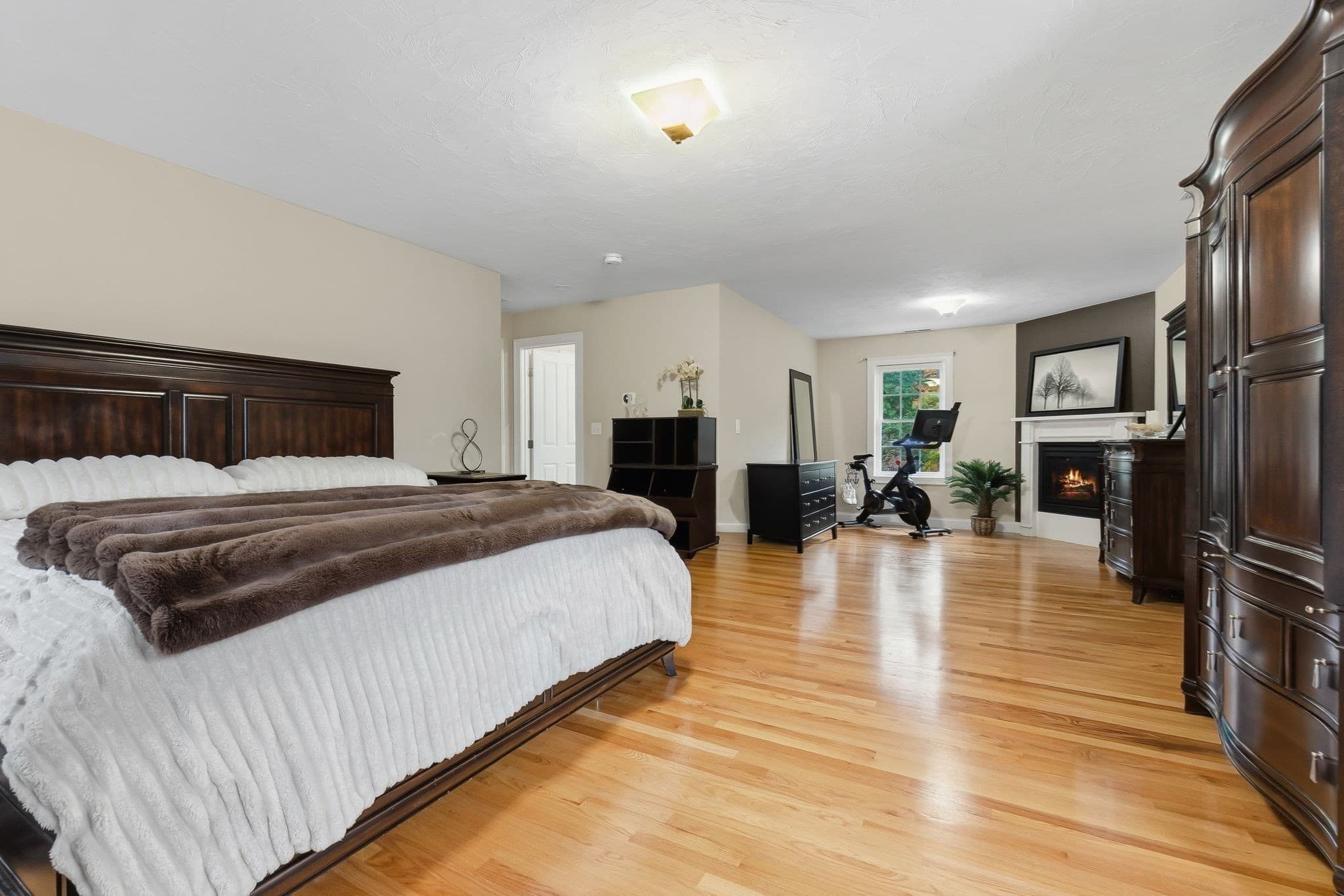 Single Family Residence at 33 Oak Ledge Cir, Rowley MA 01969, photo 21 of 42