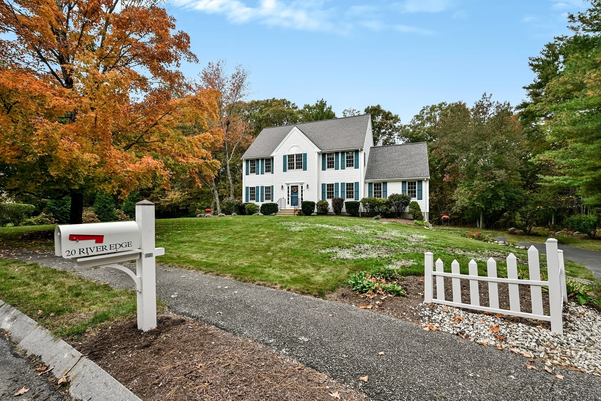 20 River Edge Rd, Mansfield MA 02048