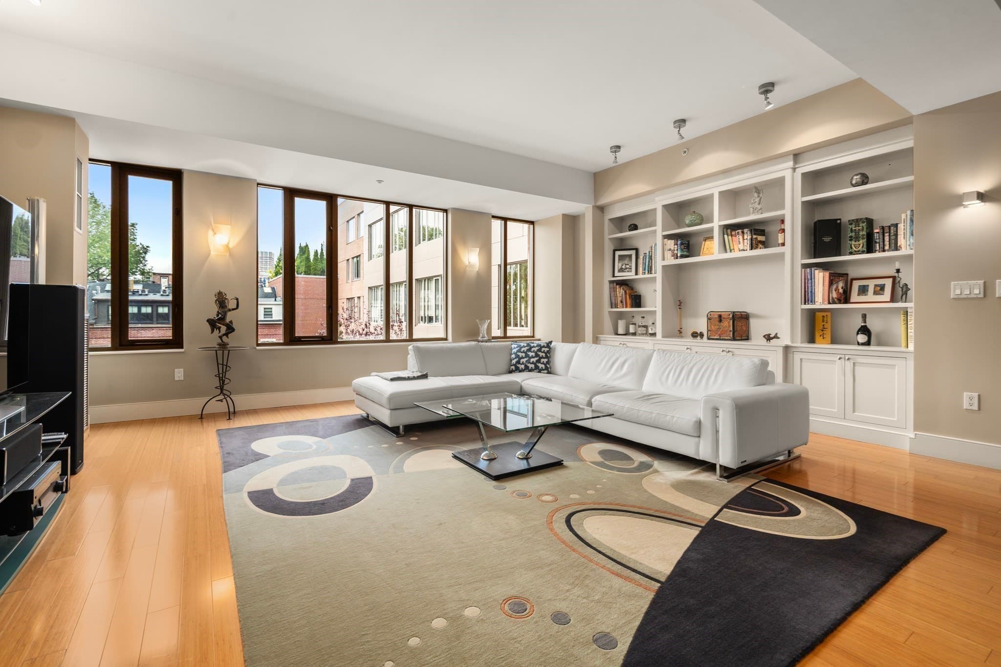 Condominium at 1313 Washington St # 330, Boston MA 02118, Boston, photo 2 of 37