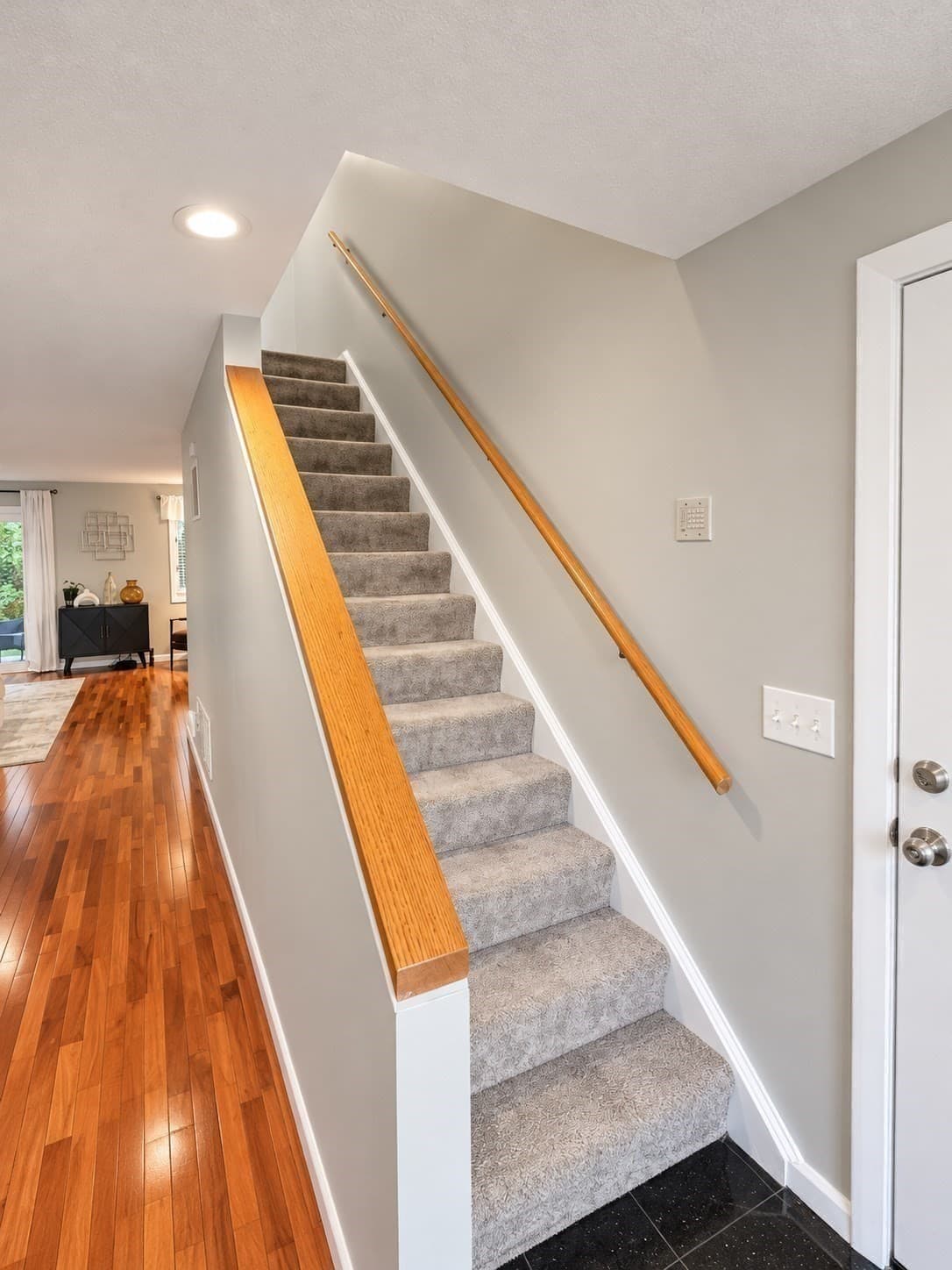 Condominium at 97 Oakwood Lane # 97, Worcester MA 01604, Worcester, photo 12 of 30
