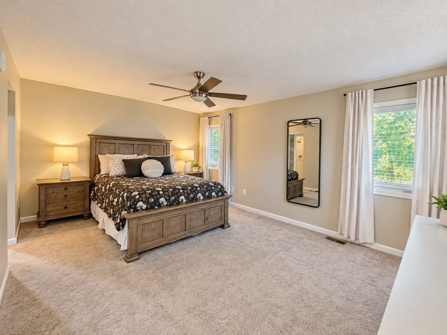 Condominium at 97 Oakwood Lane # 97, Worcester MA 01604, Worcester, photo 14 of 30