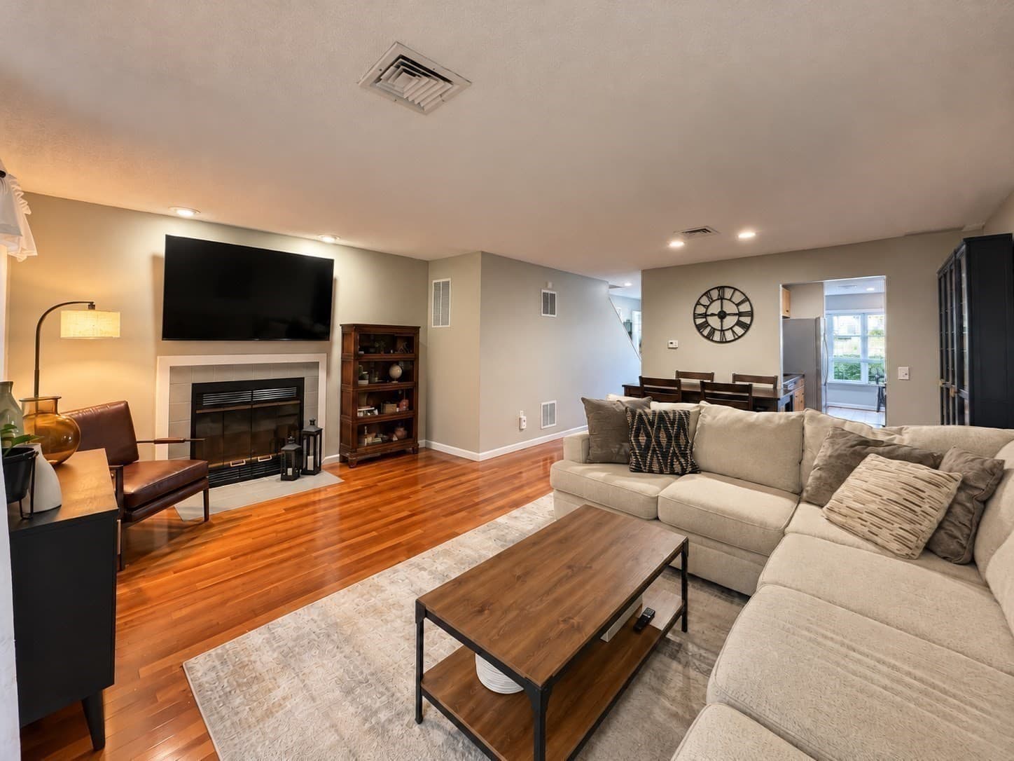 Condominium at 97 Oakwood Lane # 97, Worcester MA 01604, Worcester, photo 8 of 30