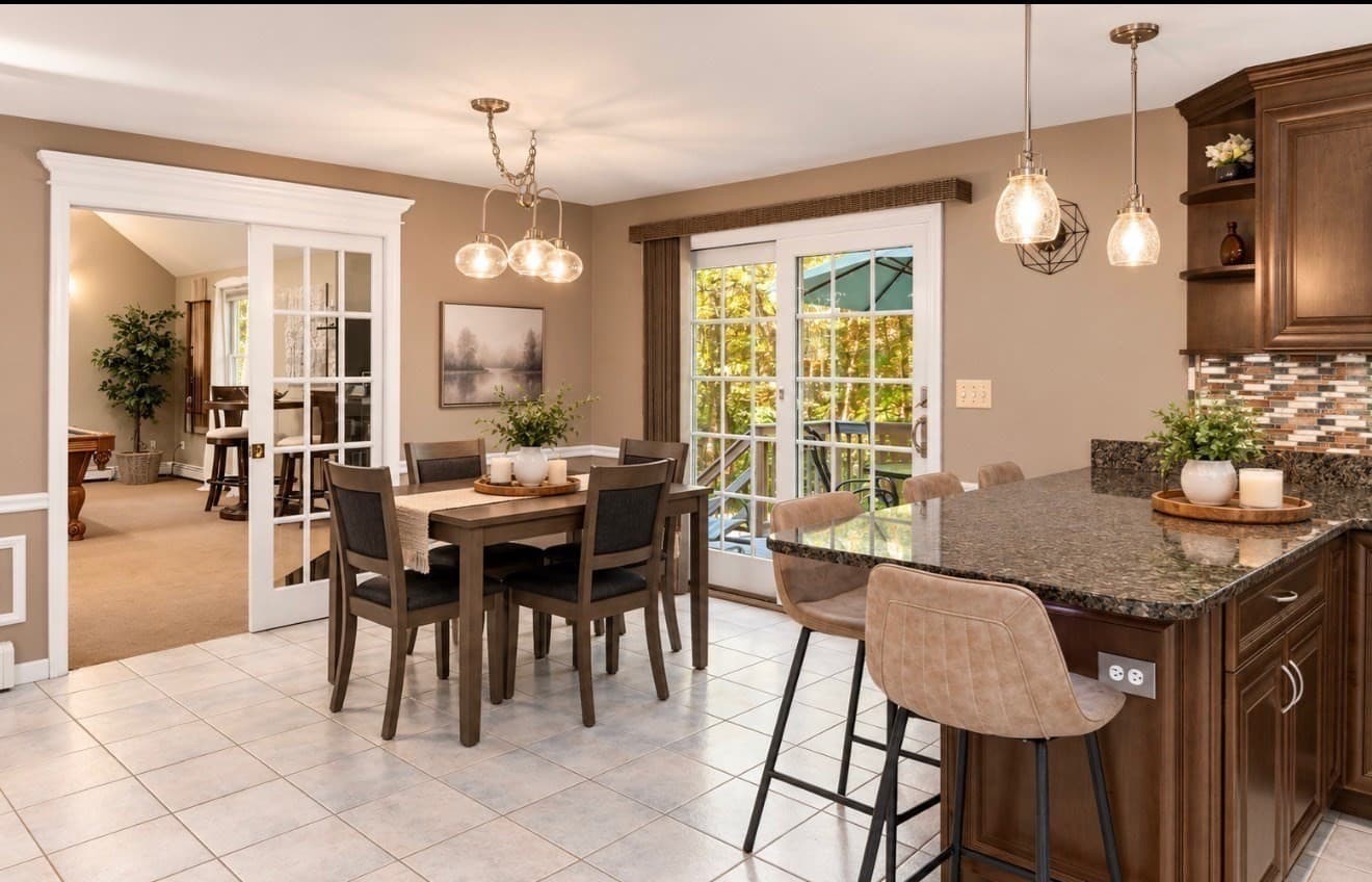 Single Family Residence at 6 Mayhew Farm Dr, Mansfield MA 02048, photo 14 of 42