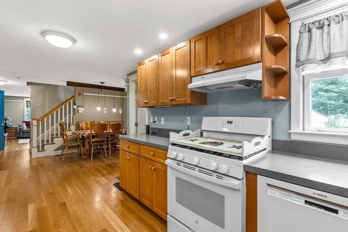 Multi Family at 18 Tyler Ave, Wareham MA 02538, photo 8 of 42