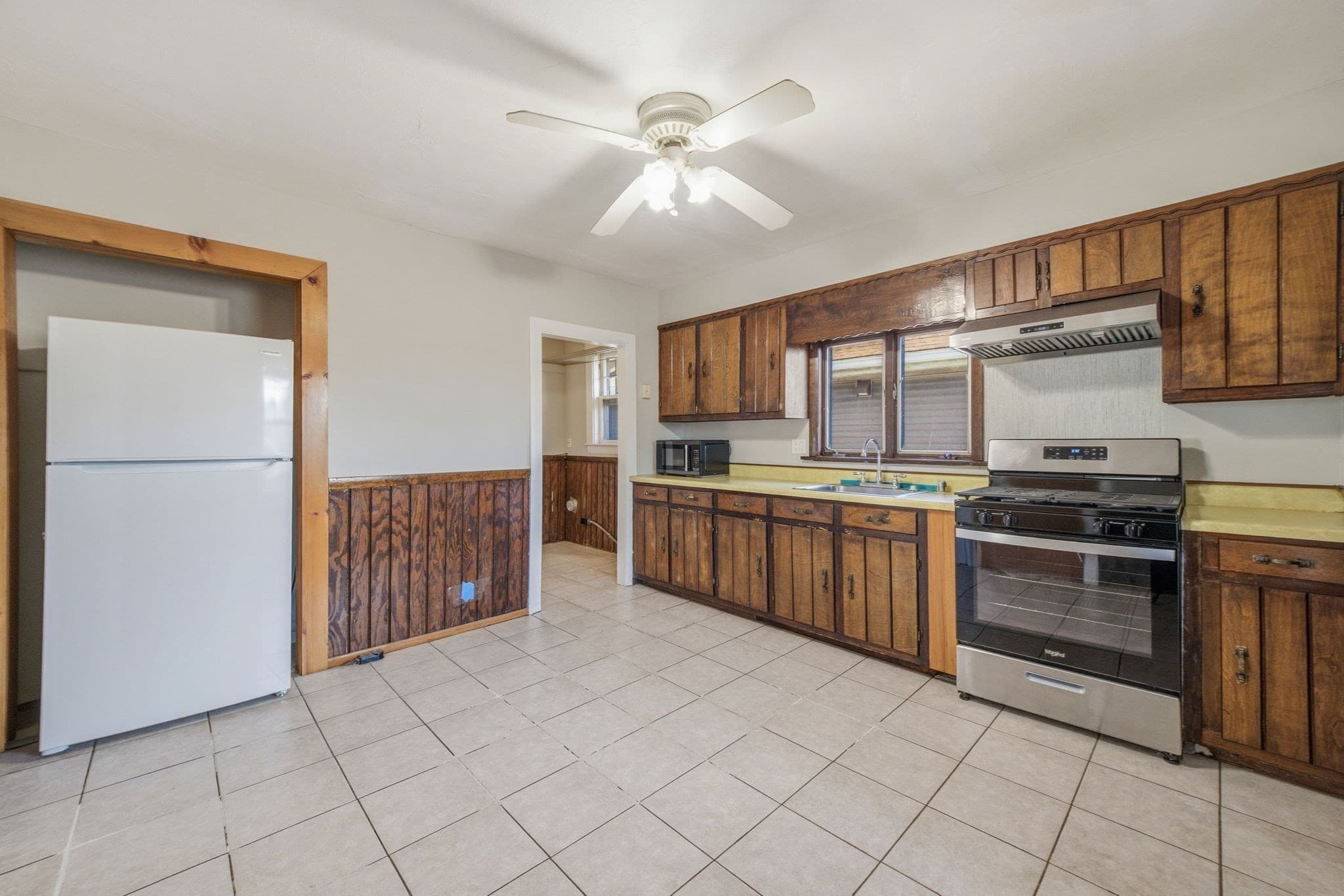 Multi Family at 382 Eastern Ave, Lynn MA 01902, photo 32 of 42