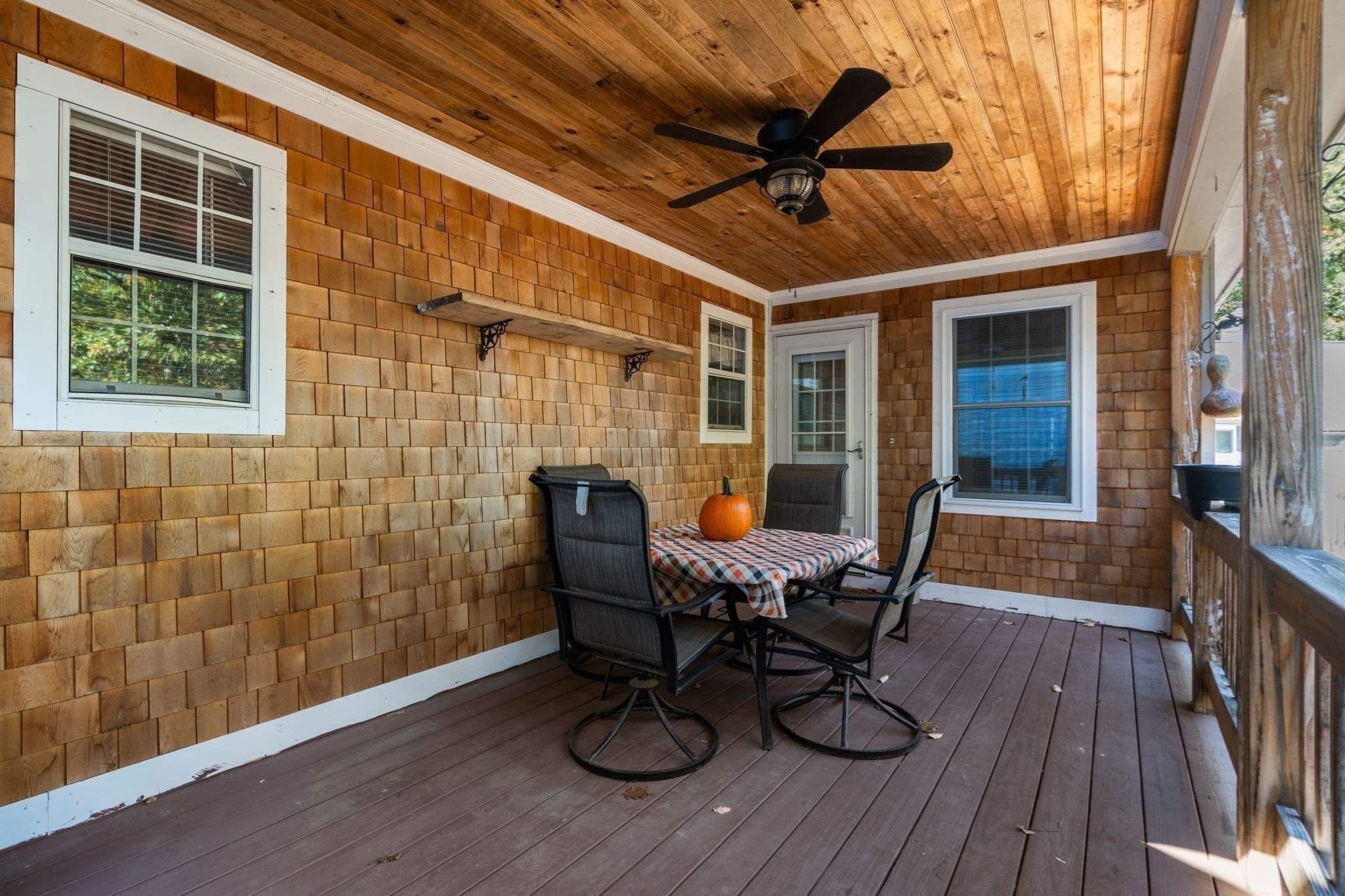 Single Family Residence at 4 Williamsburg Dr, Uxbridge MA 01569, photo 32 of 37
