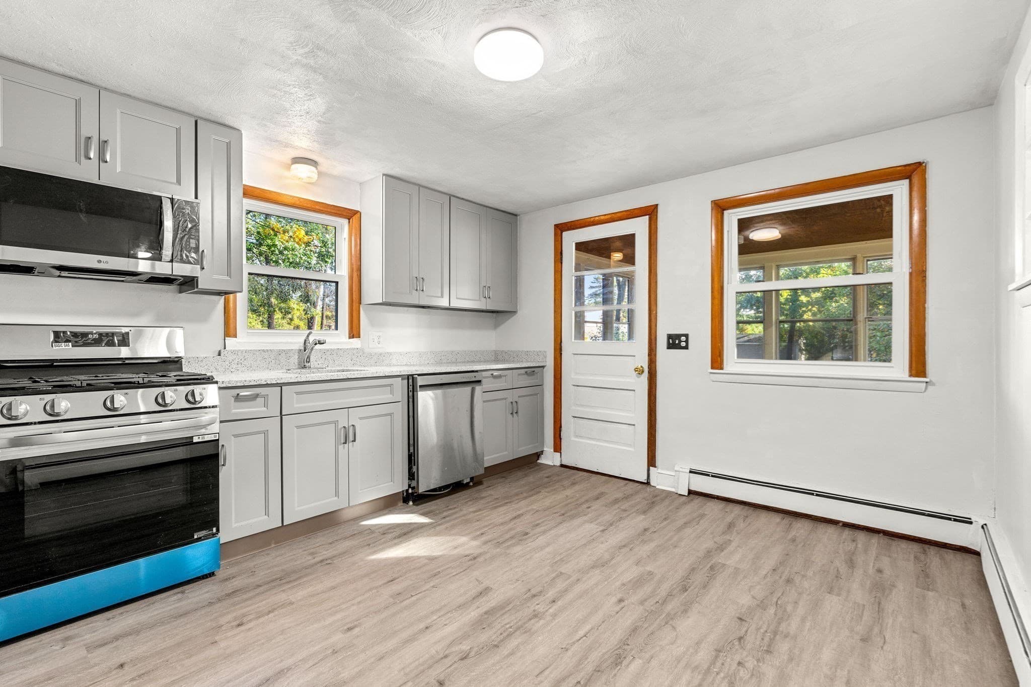 Single Family Residence at 250 Shawsheen, Tewksbury MA 01876, Tewksbury, photo 6 of 41